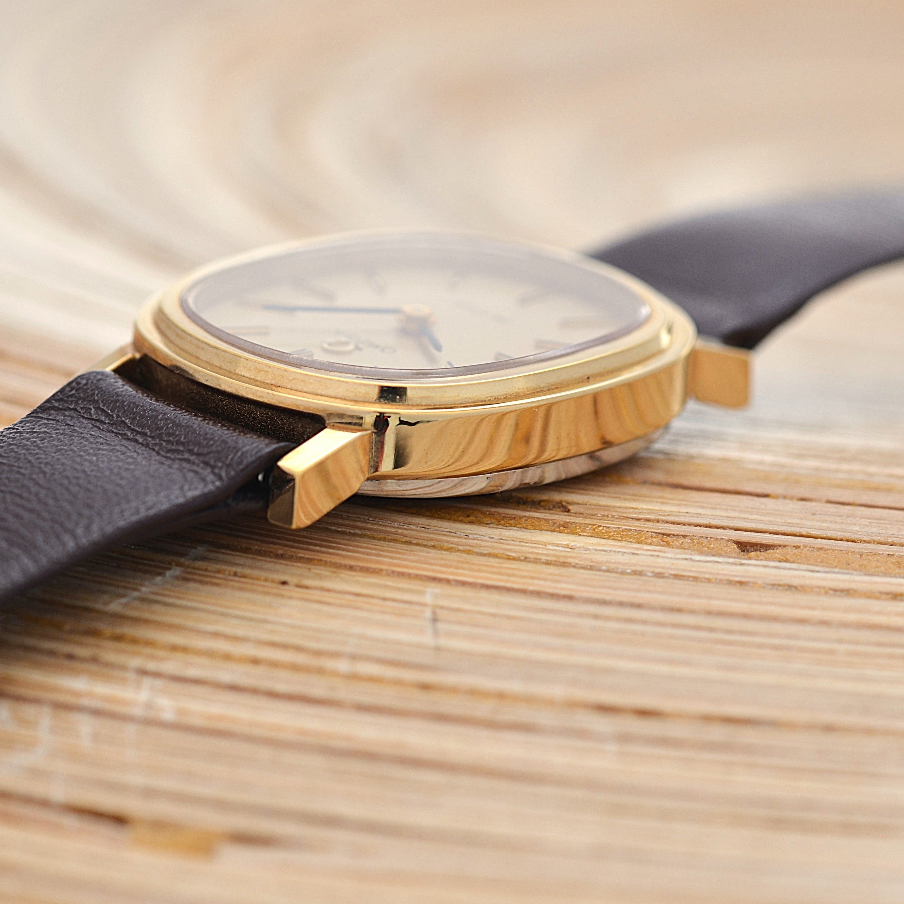 [Omega] 歐米茄碟飛系列GP橢圓形錶殼黃金全新庫存表，附原廠錶扣