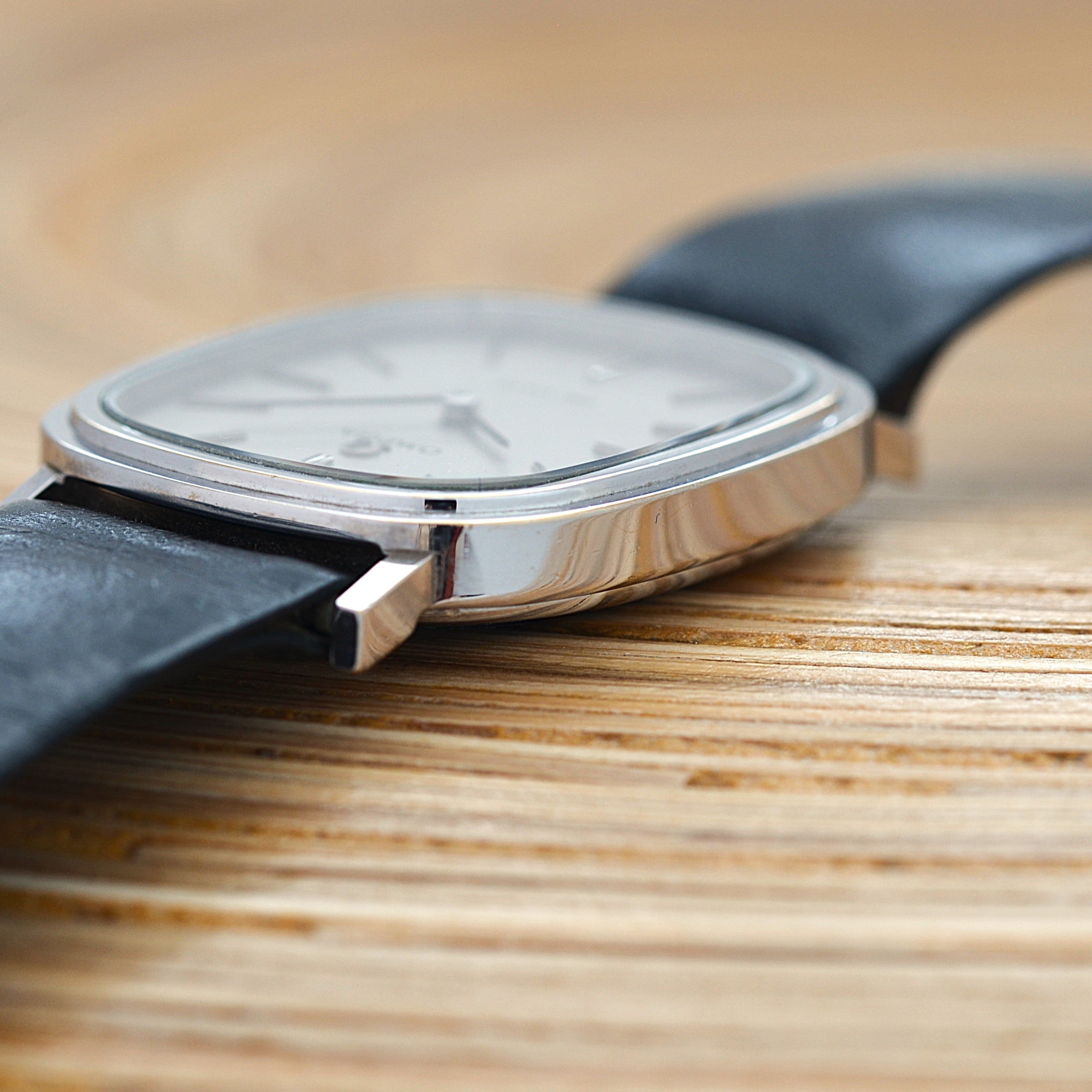 【OMEGA】オメガ デヴィル WGP オーバルケース Silver デッドストック 純正尾錠付き