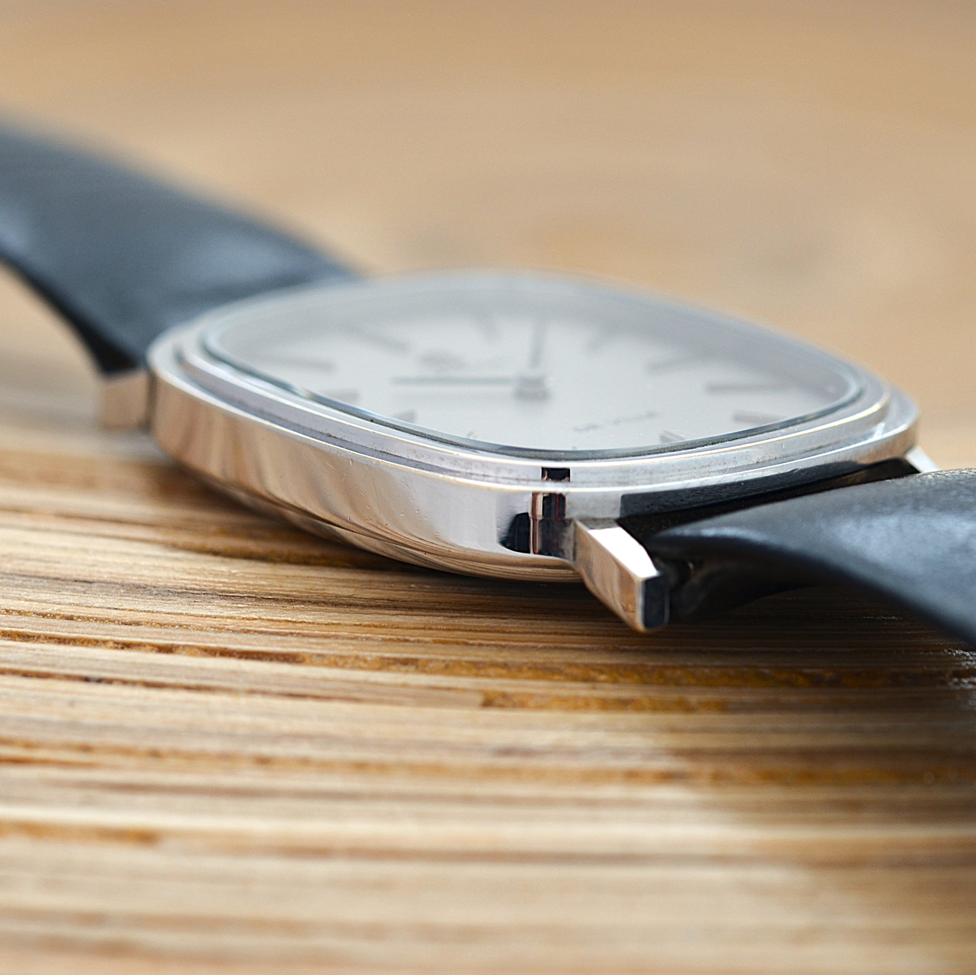 【OMEGA】オメガ デヴィル WGP オーバルケース Silver デッドストック 純正尾錠付き