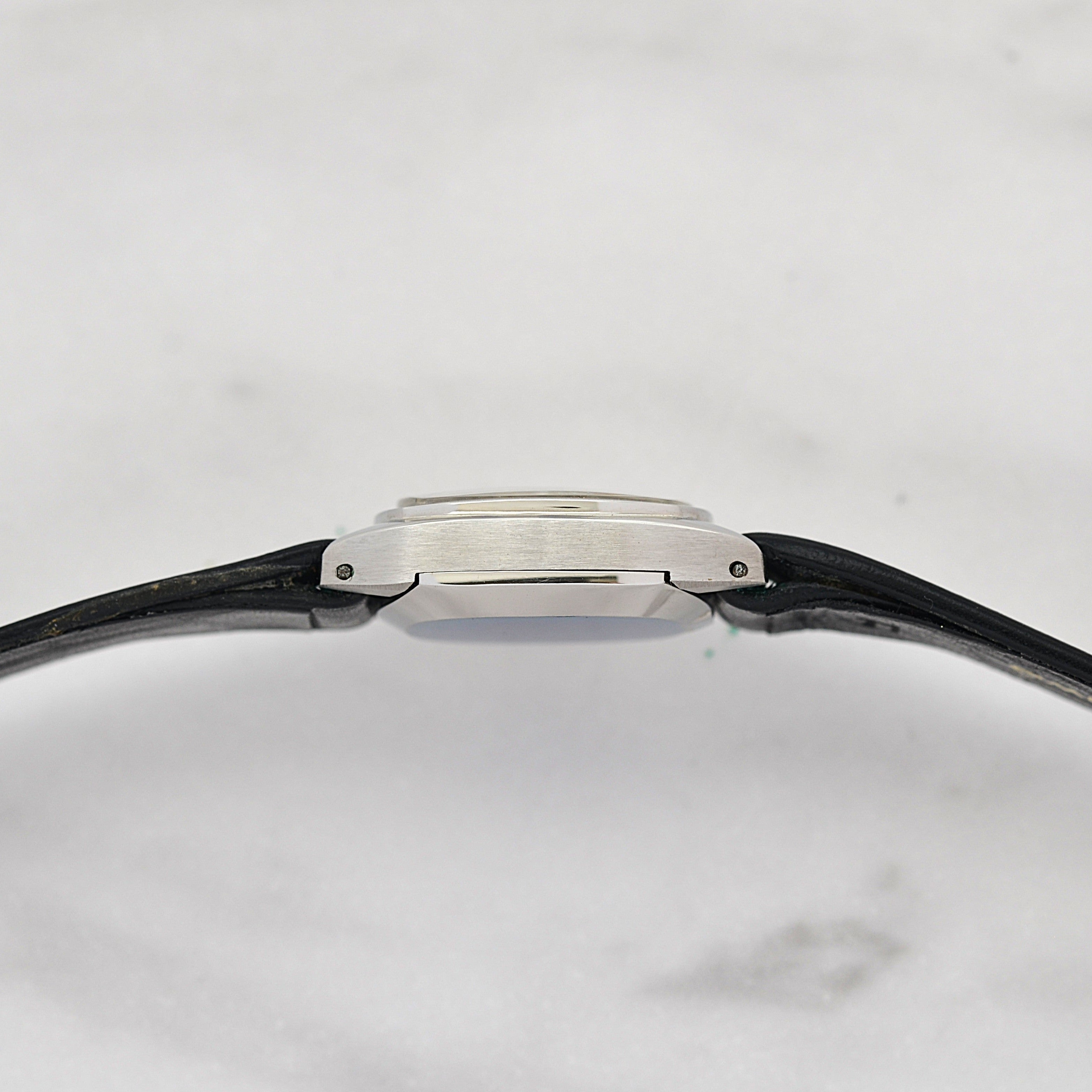 [Omega] 歐米茄碟飛系列不鏽鋼方形銀色腕錶，全新庫存，配件齊全