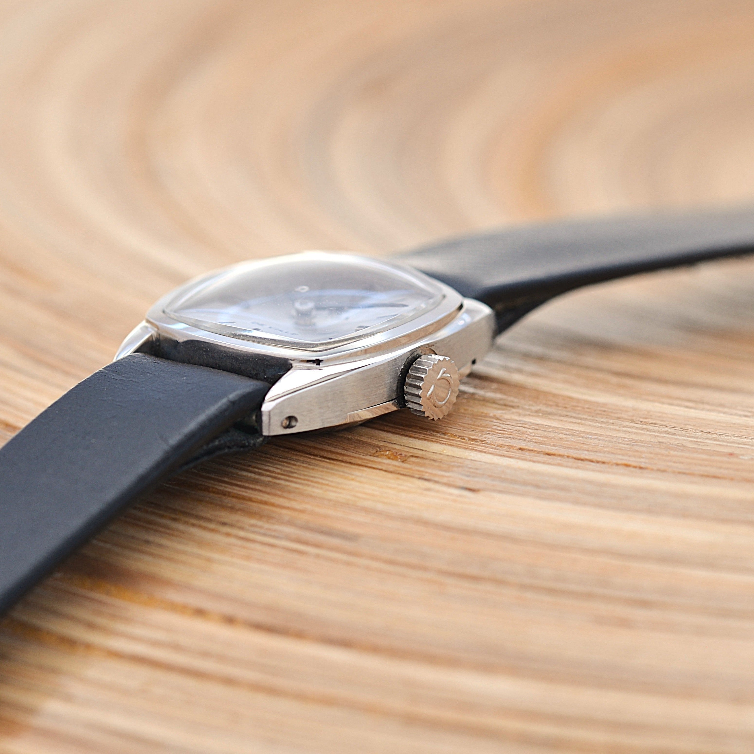 [Omega] 歐米茄碟飛系列不鏽鋼方形銀色腕錶，全新庫存，配件齊全