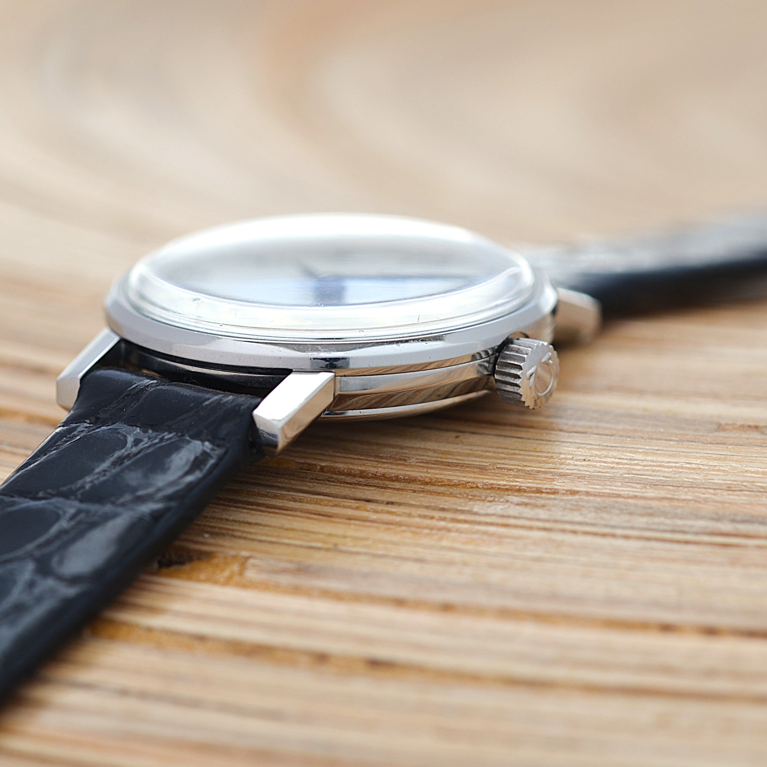 【OMEGA】オメガ ジュネーヴ SS ラウンド Silver Arabic 純正尾錠付き