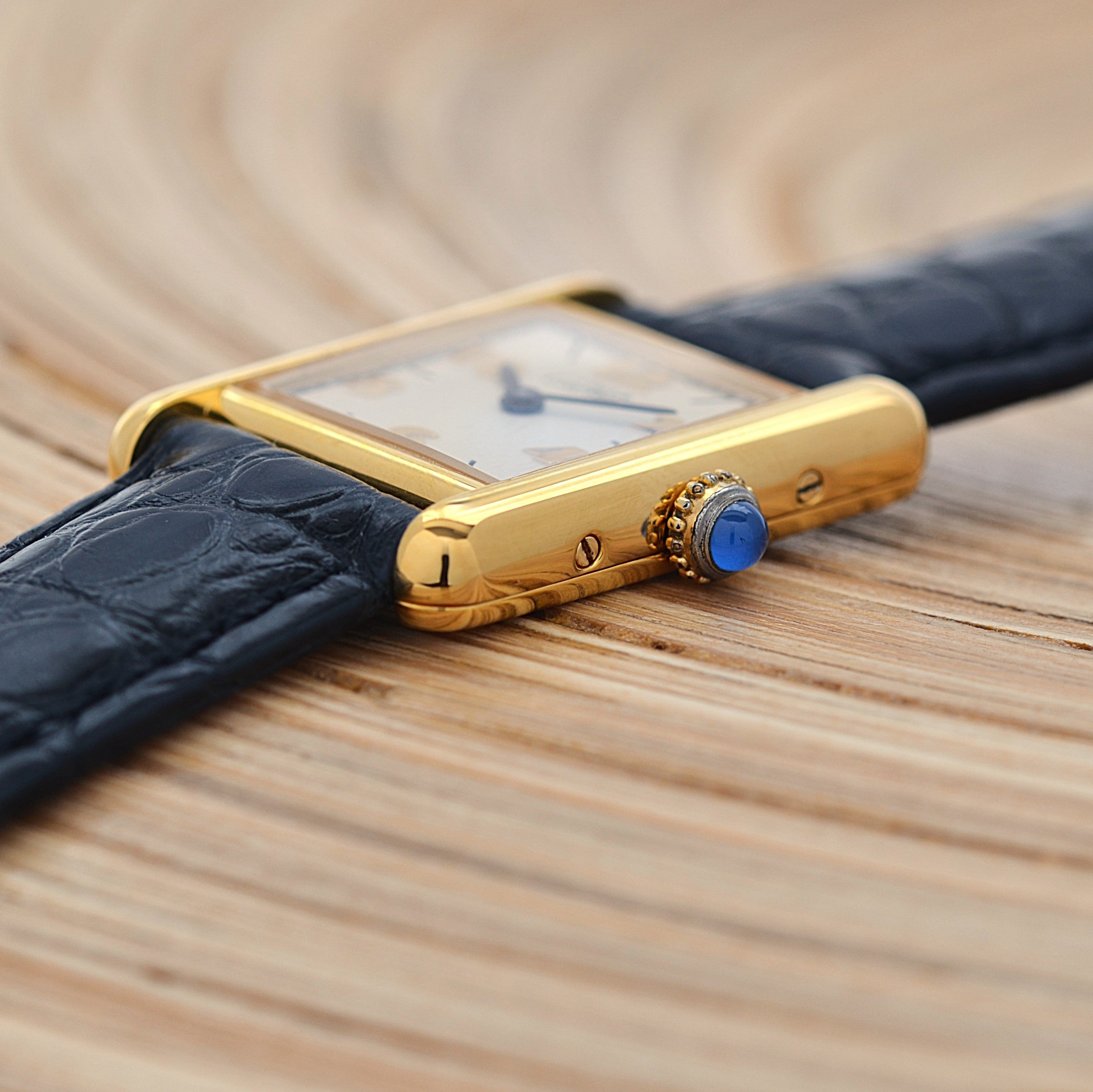 [卡地亞] 卡地亞 Must Tank SM Flying Arabic 腕錶，配真 D 型扣