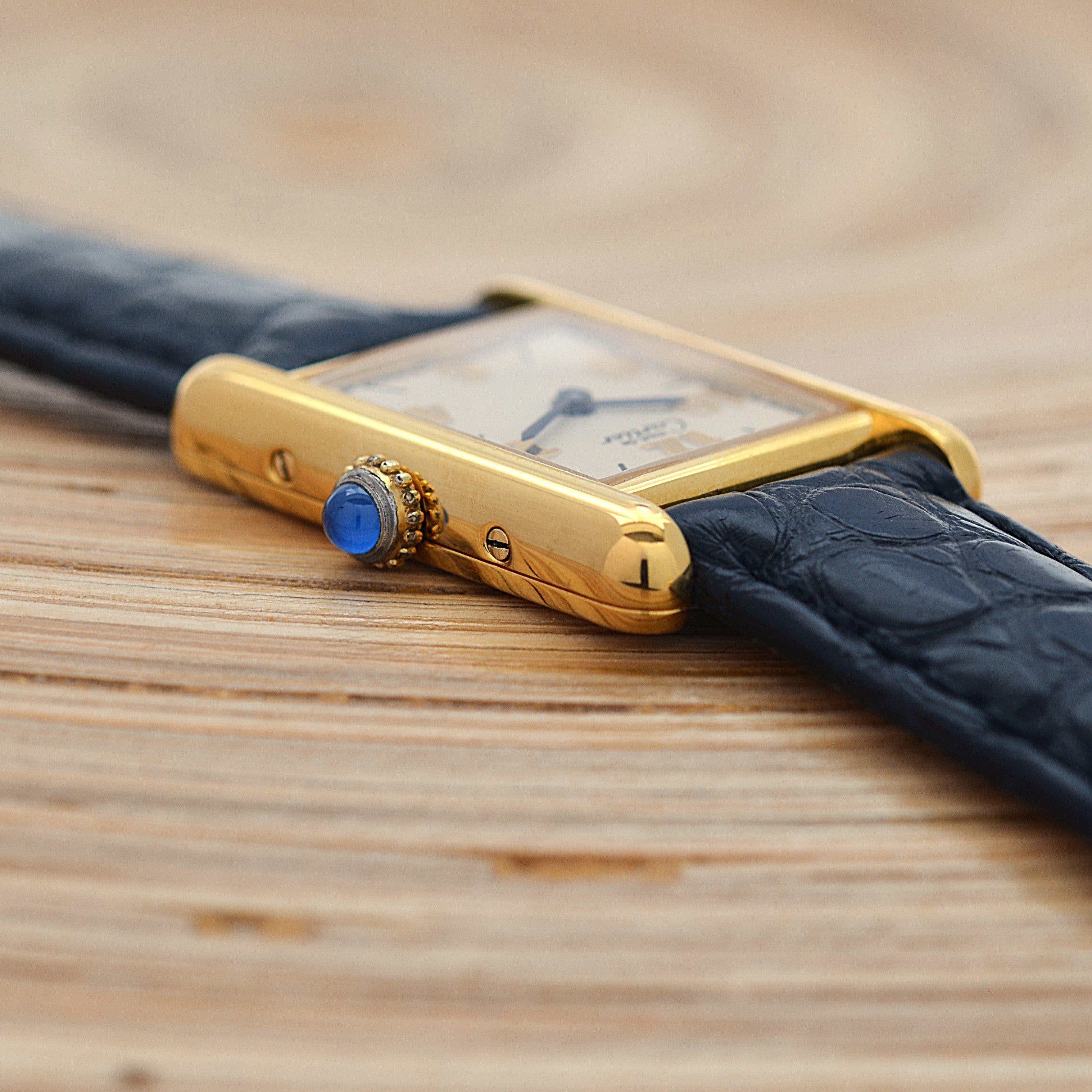 [卡地亞] 卡地亞 Must Tank SM Flying Arabic 腕錶，配真 D 型扣