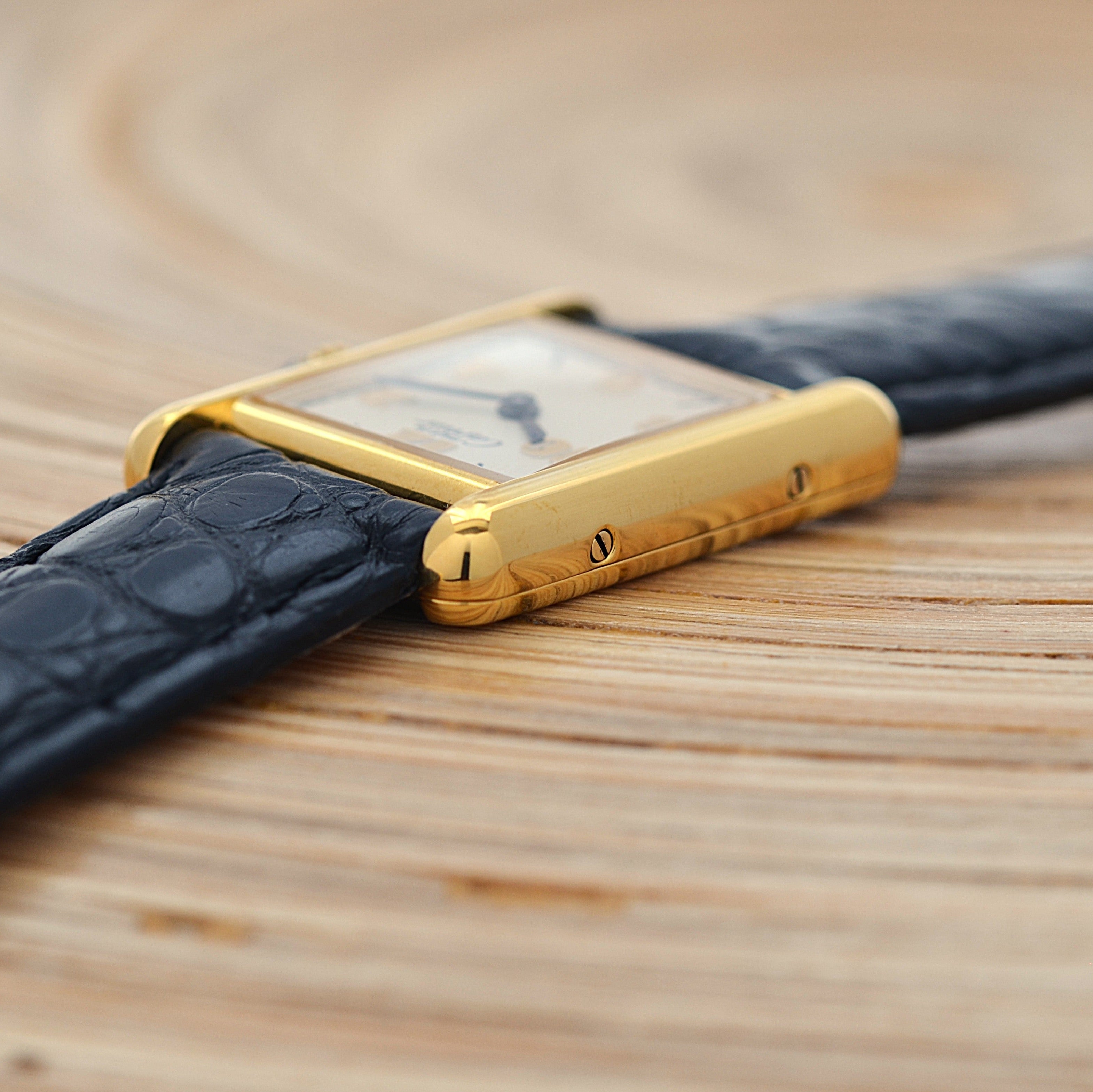 [卡地亞] 卡地亞 Must Tank SM Flying Arabic 腕錶，配真 D 型扣