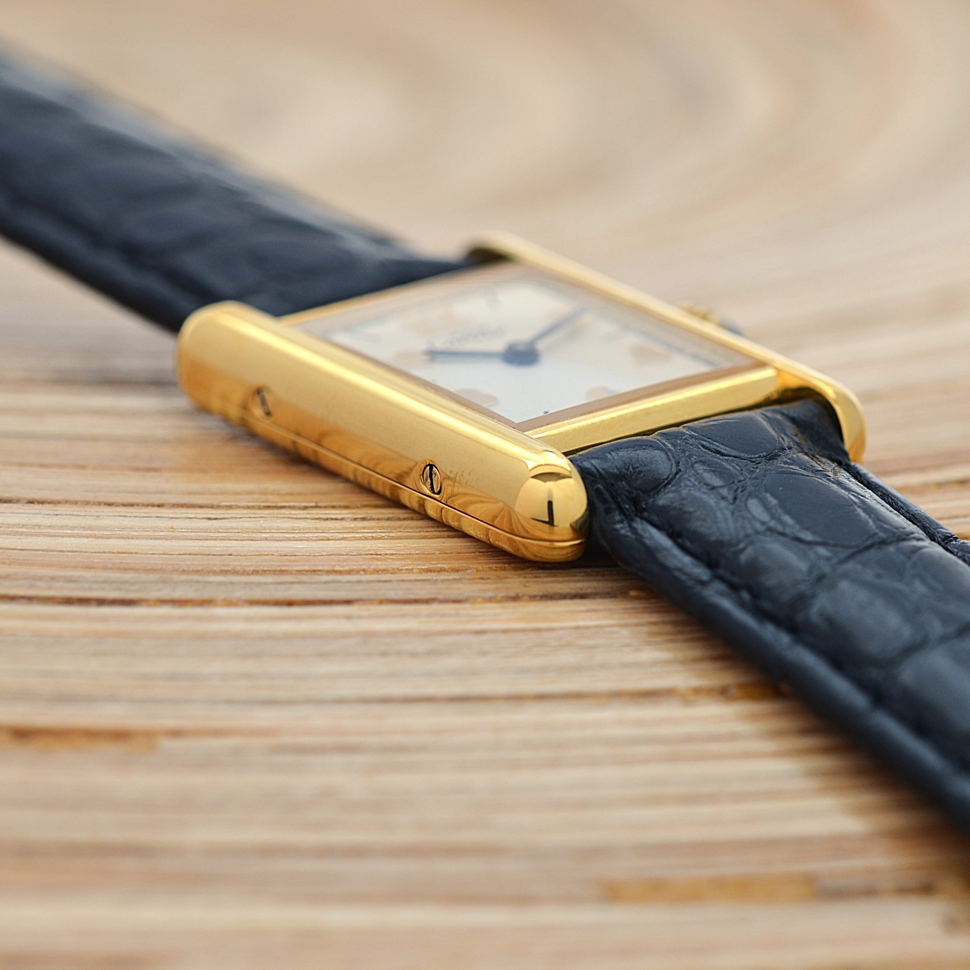 [卡地亞] 卡地亞 Must Tank SM Flying Arabic 腕錶，配真 D 型扣