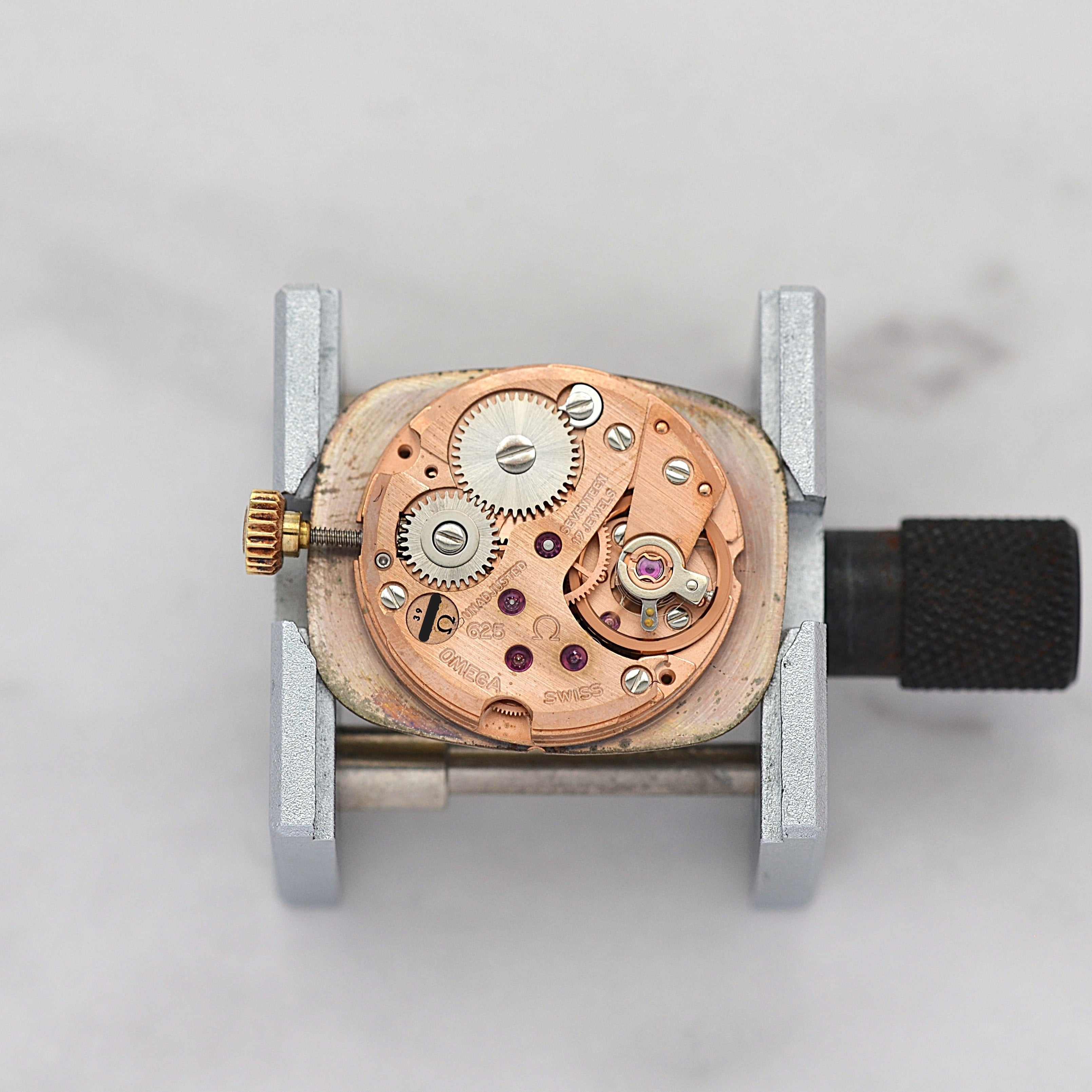 【OMEGA】オメガ デヴィル GP テレビスクリーンケース Gold デッドストック 純正尾錠付き