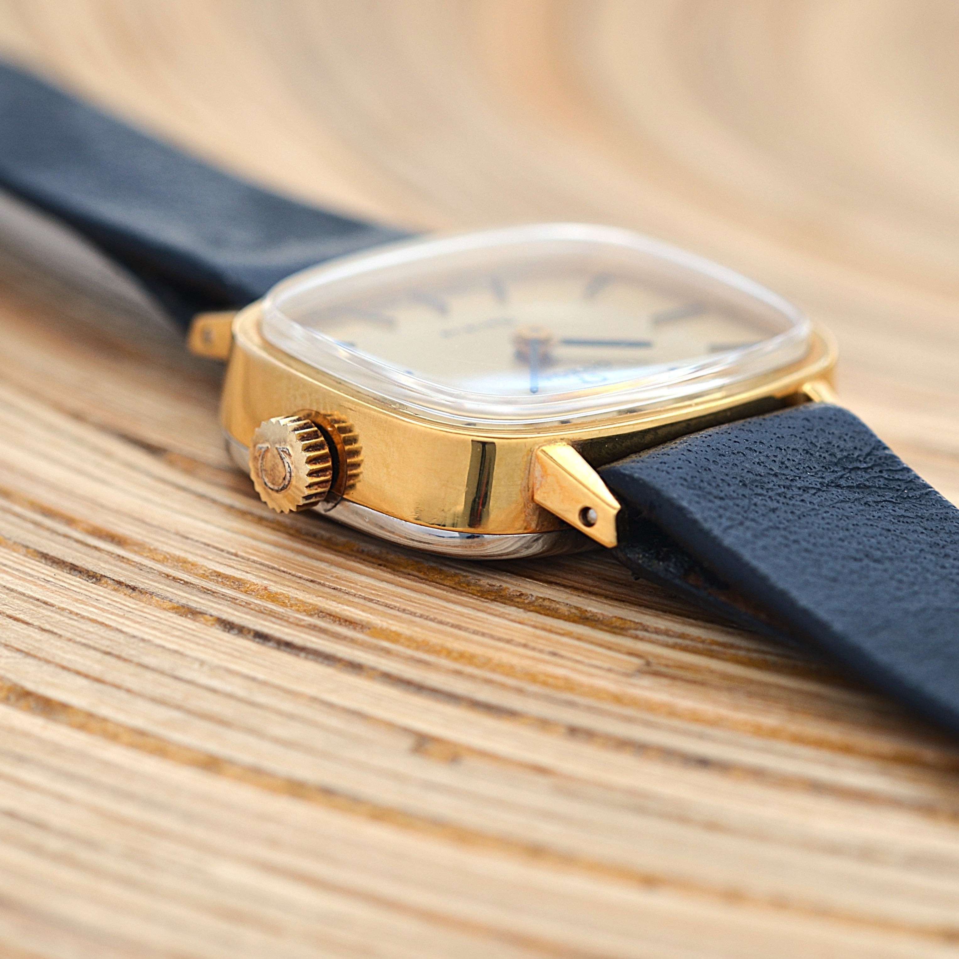 【OMEGA】オメガ デヴィル GP テレビスクリーンケース Gold デッドストック 純正尾錠付き