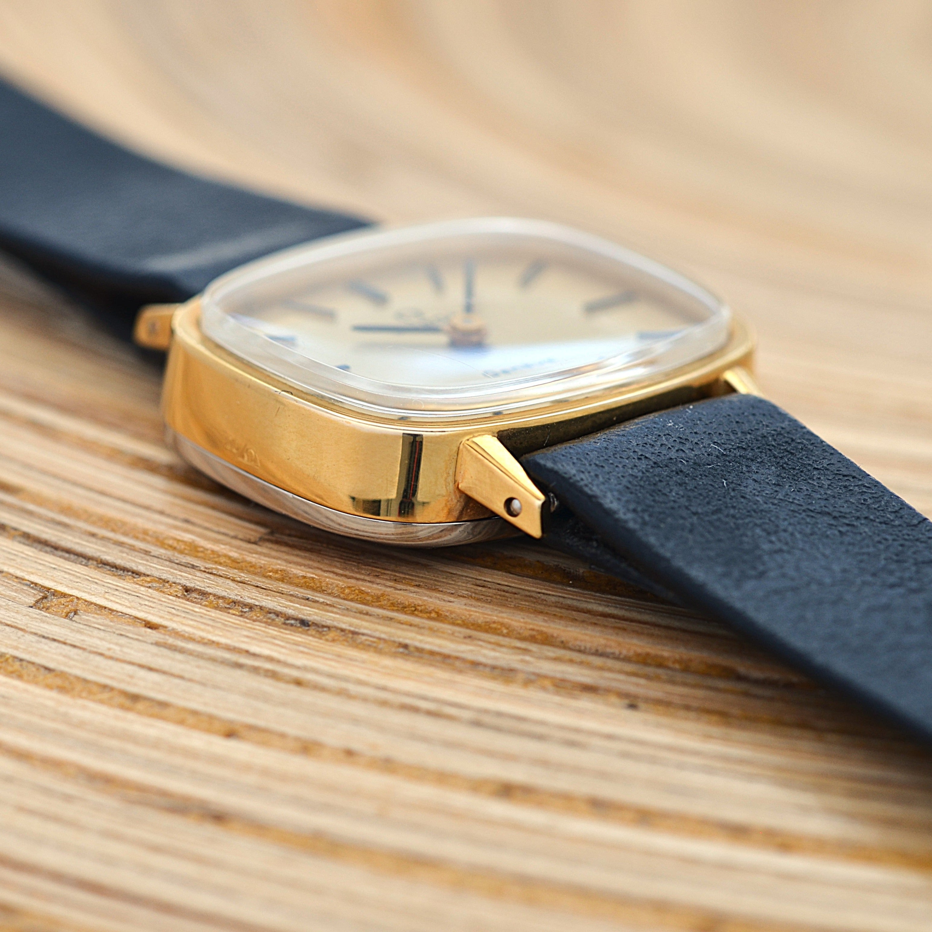 【OMEGA】オメガ デヴィル GP テレビスクリーンケース Gold デッドストック 純正尾錠付き