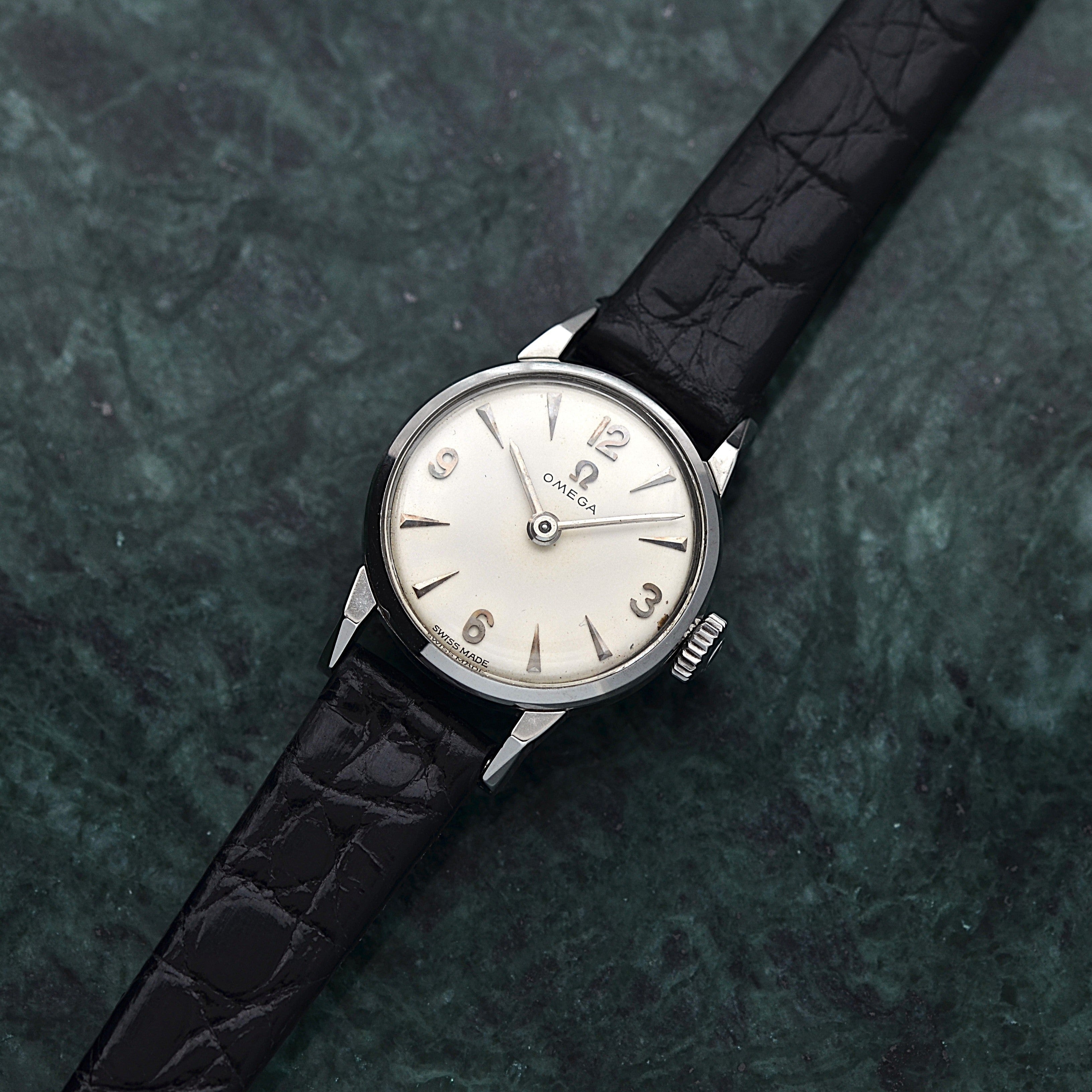 [OMEGA] Omega Round Model Stainless Steel Women's Sizes 12, 3, 6, 9 Silver with Genuine Buckle