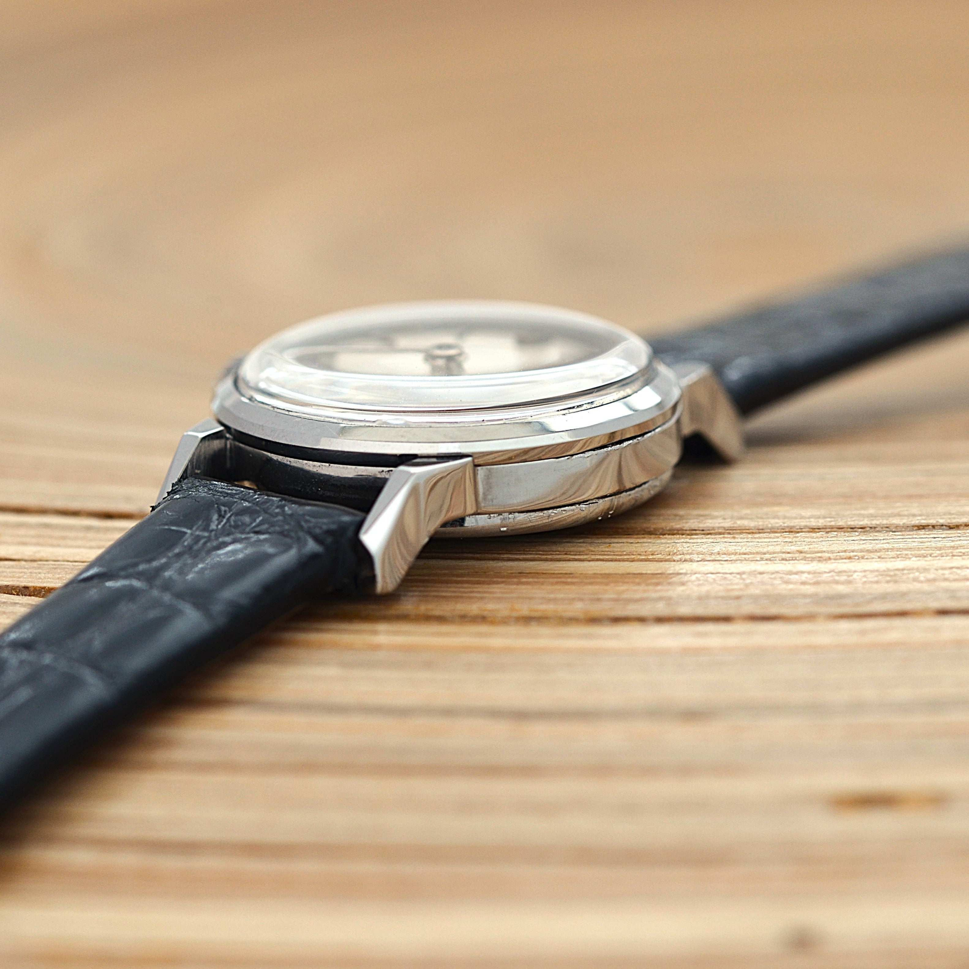 [OMEGA] Omega Round Model Stainless Steel Women's Sizes 12, 3, 6, 9 Silver with Genuine Buckle