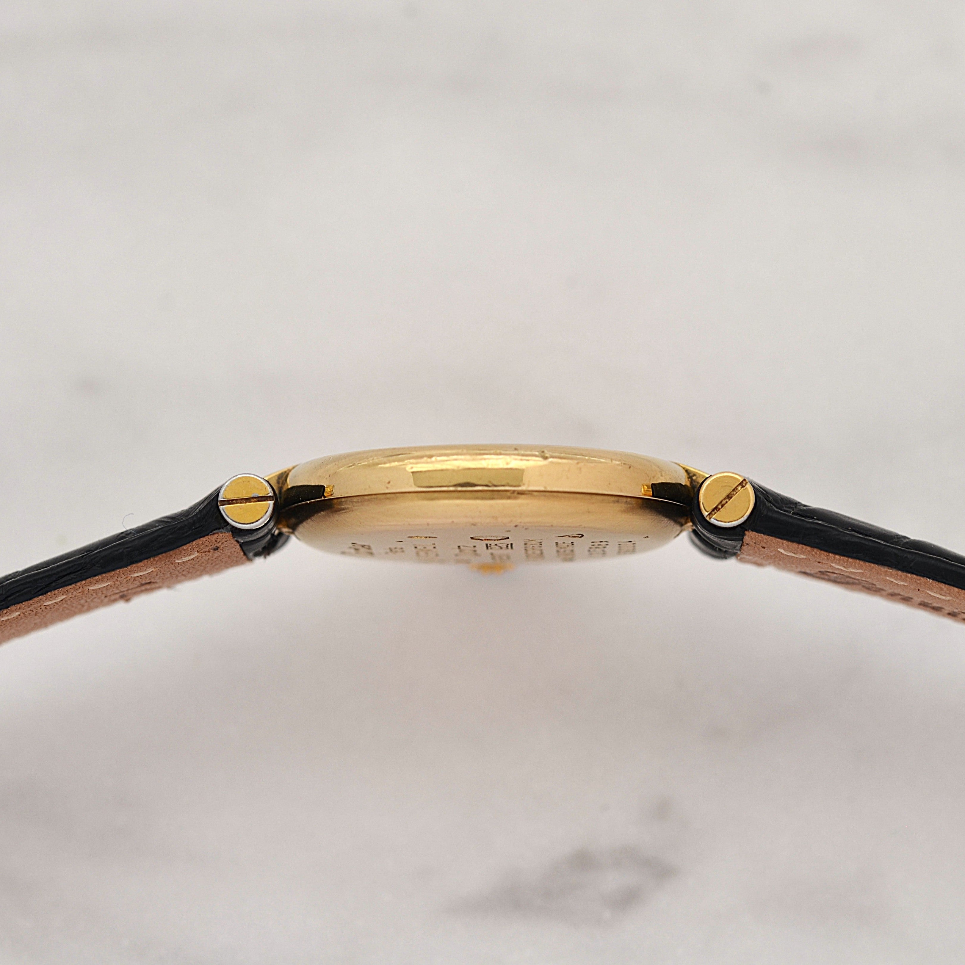 【Cartier】カルティエ マストヴァンドームSM アイボリーローマ SWISS MADE 表記 純正尾錠付き