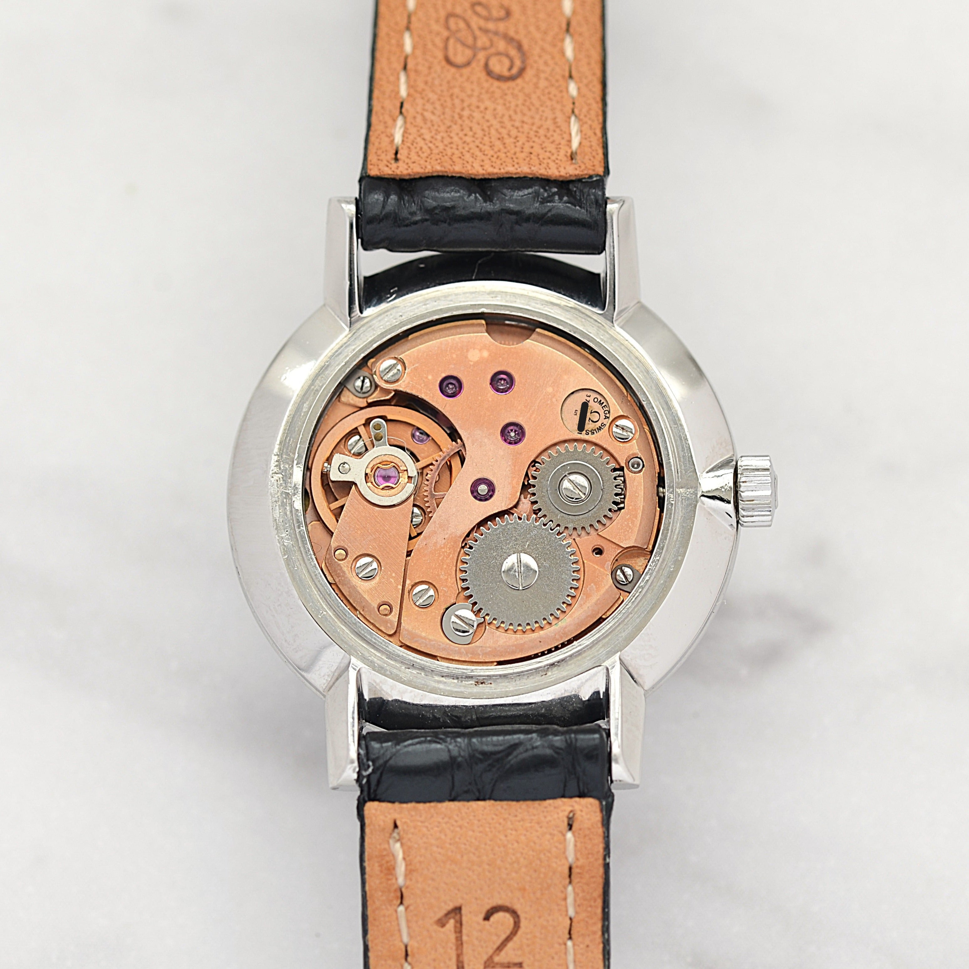 【OMEGA】Omega Genève SS Round White Roman with original buckle