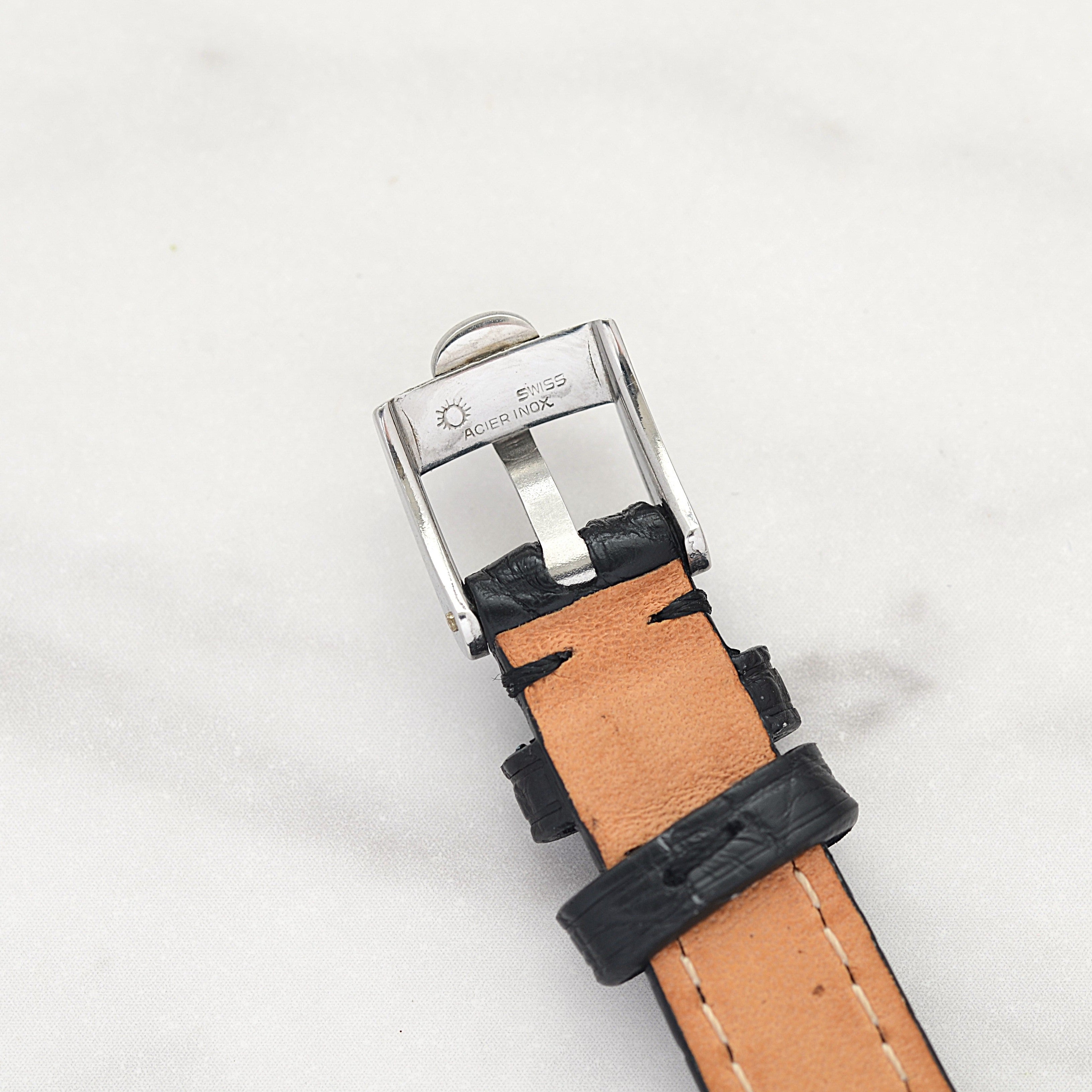 【OMEGA】Omega Genève SS Round White Roman with original buckle