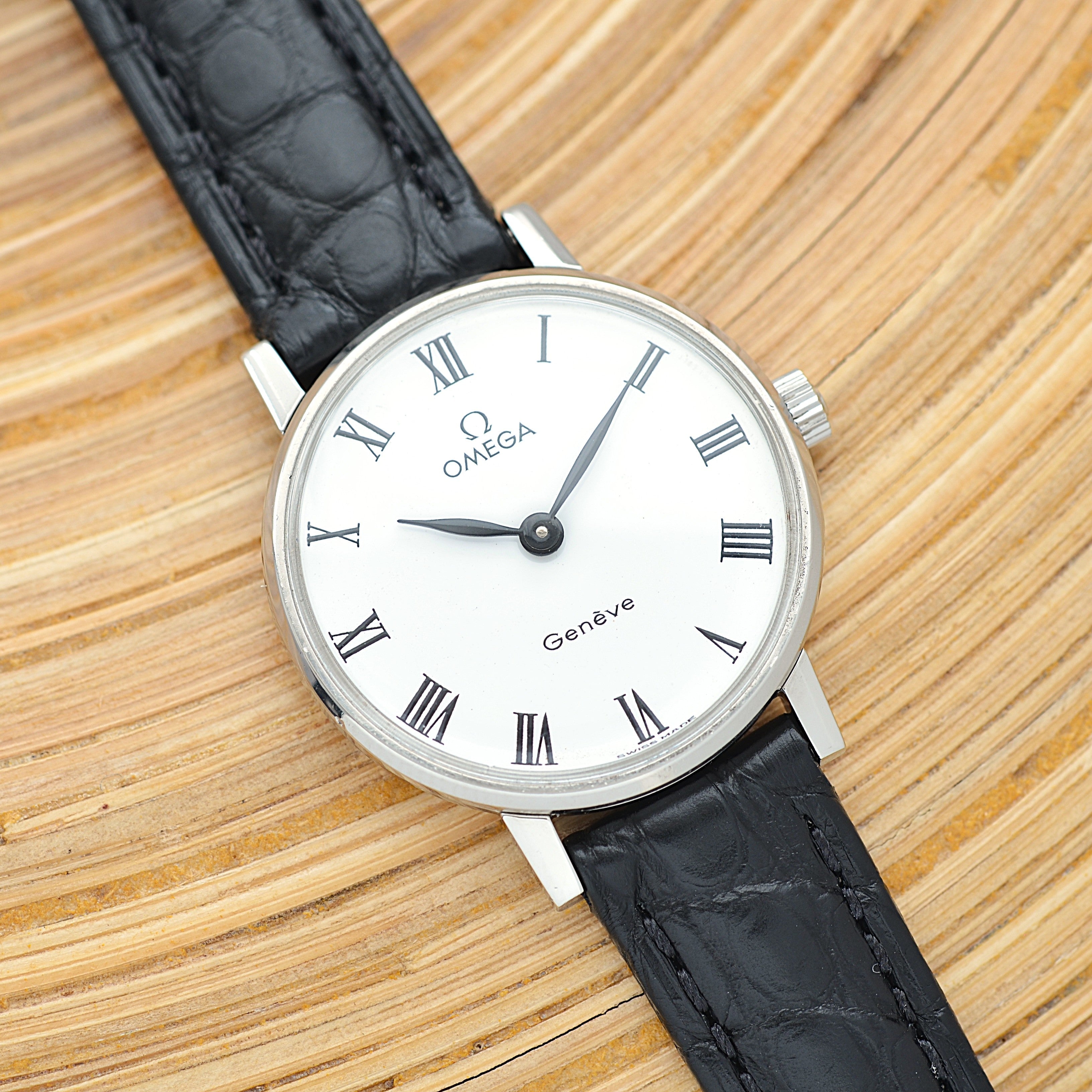【OMEGA】Omega Genève SS Round White Roman with original buckle