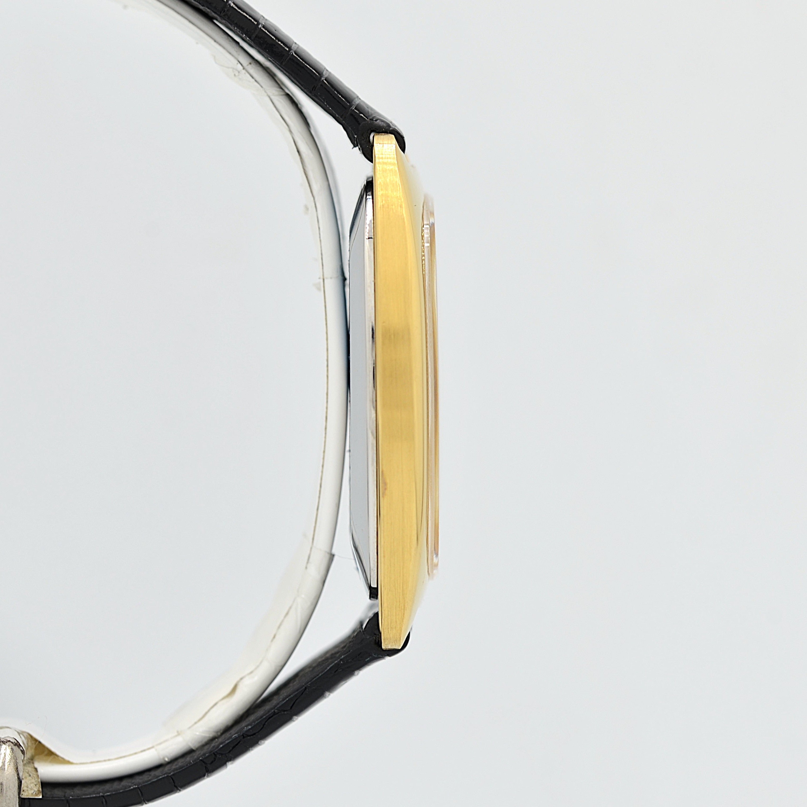 【OMEGA】オメガ デヴィル GP テレビスクリーンケース Gold 純正尾錠付き デッドストック