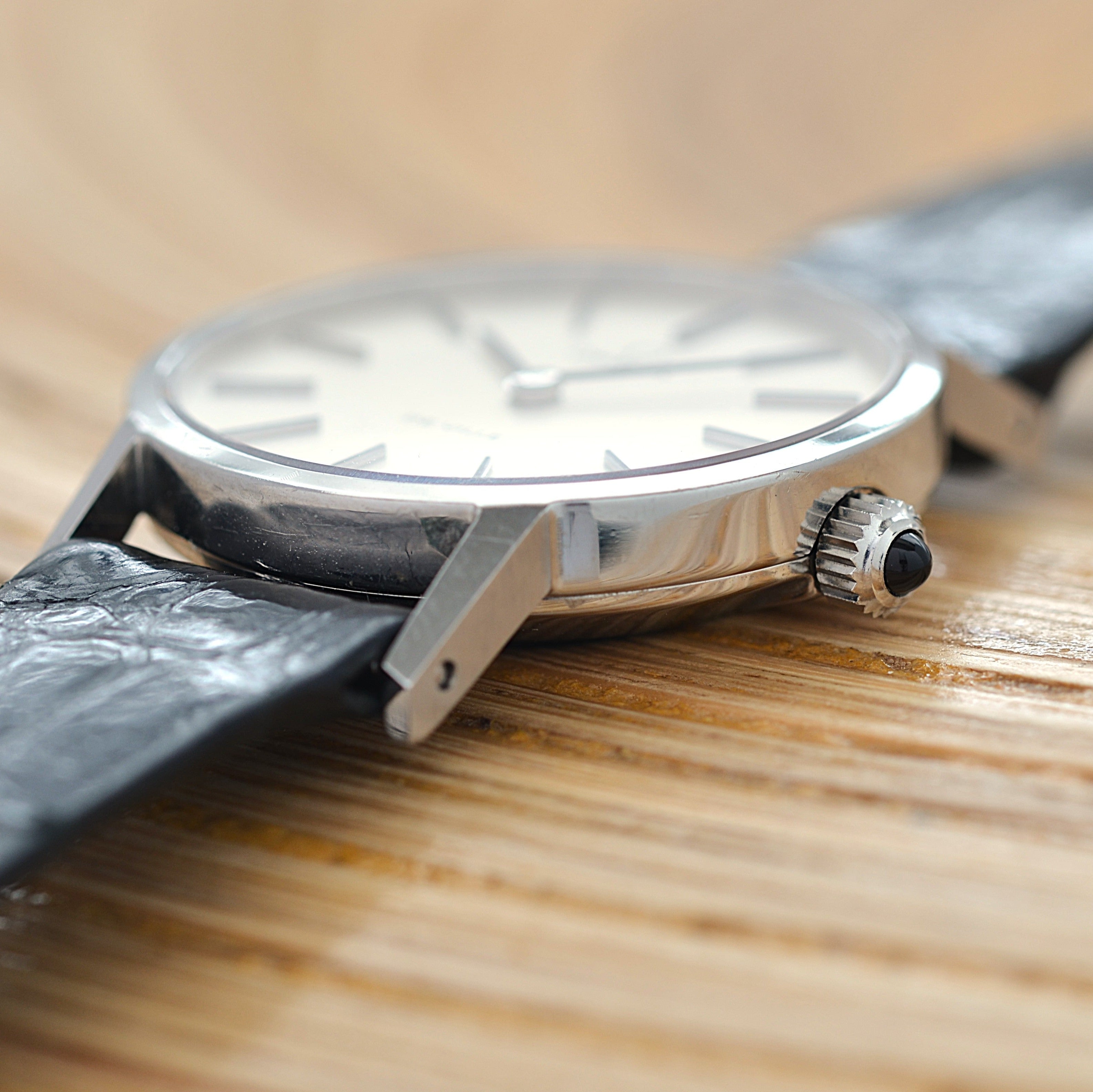 【OMEGA】オメガ デヴィル SS ラウンド Silver 純正尾錠付き デッドストック