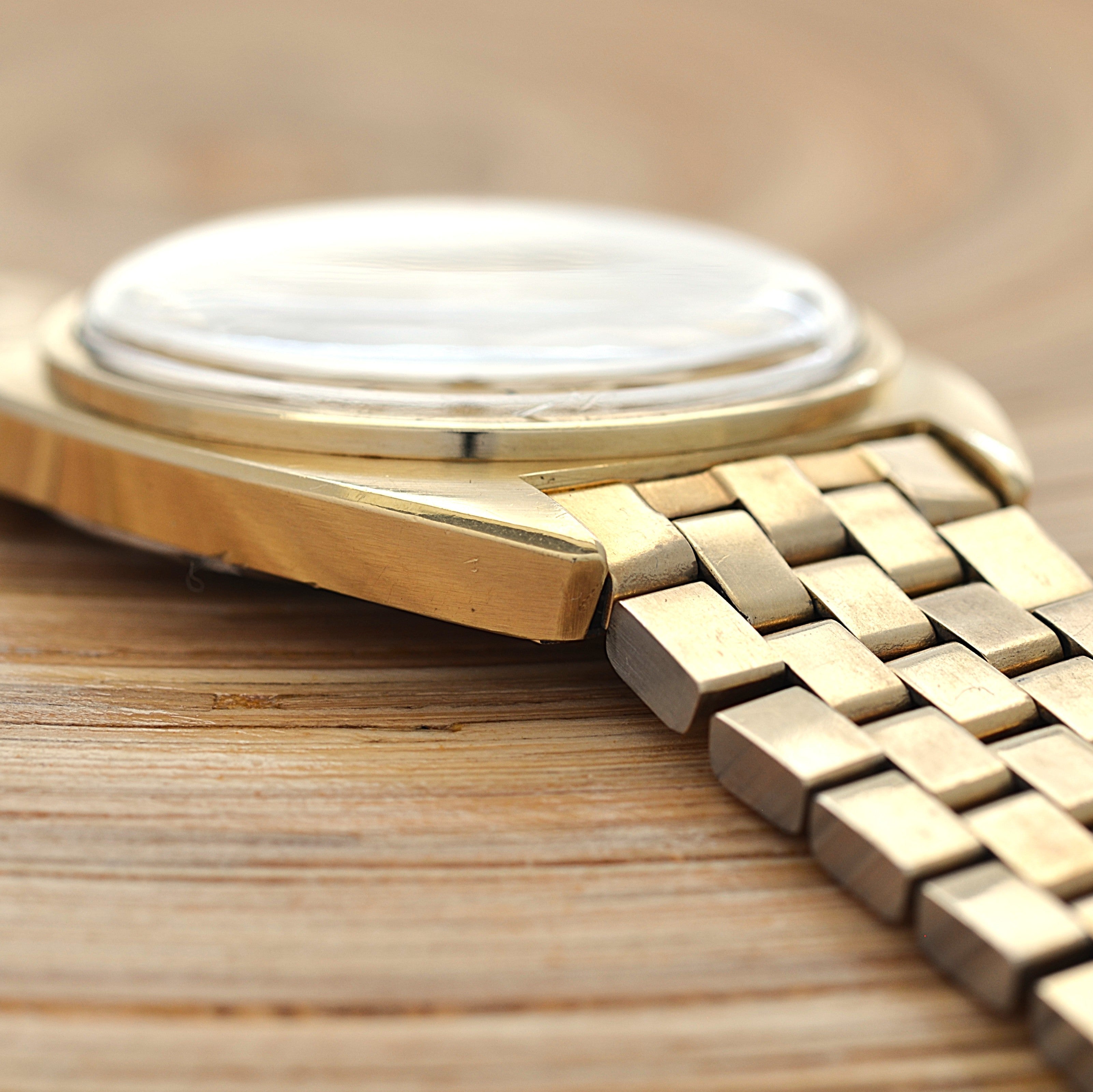 【OMEGA】オメガ コンステレーションデイト Cライン Gold bark dial