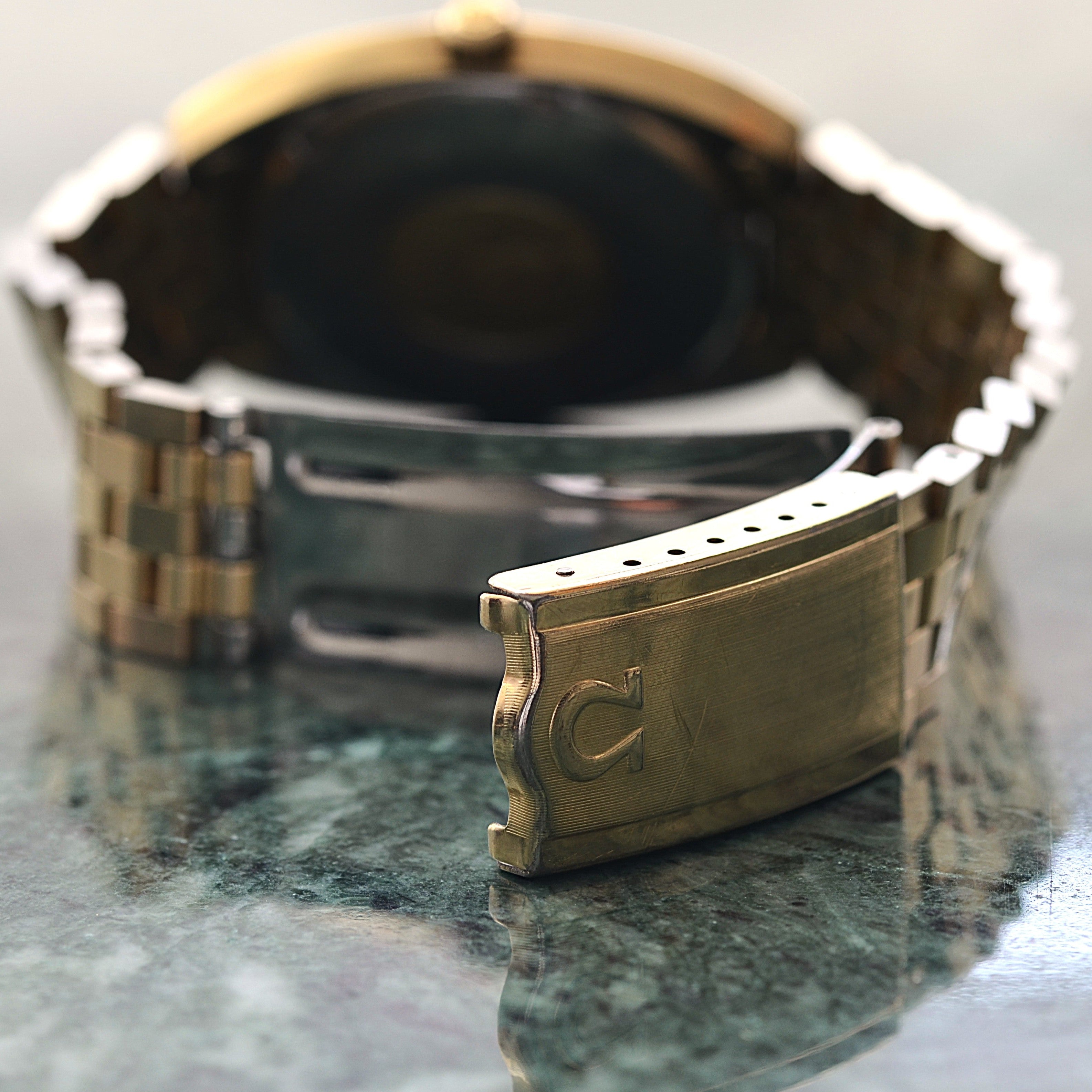 【OMEGA】オメガ コンステレーションデイト Cライン Gold bark dial