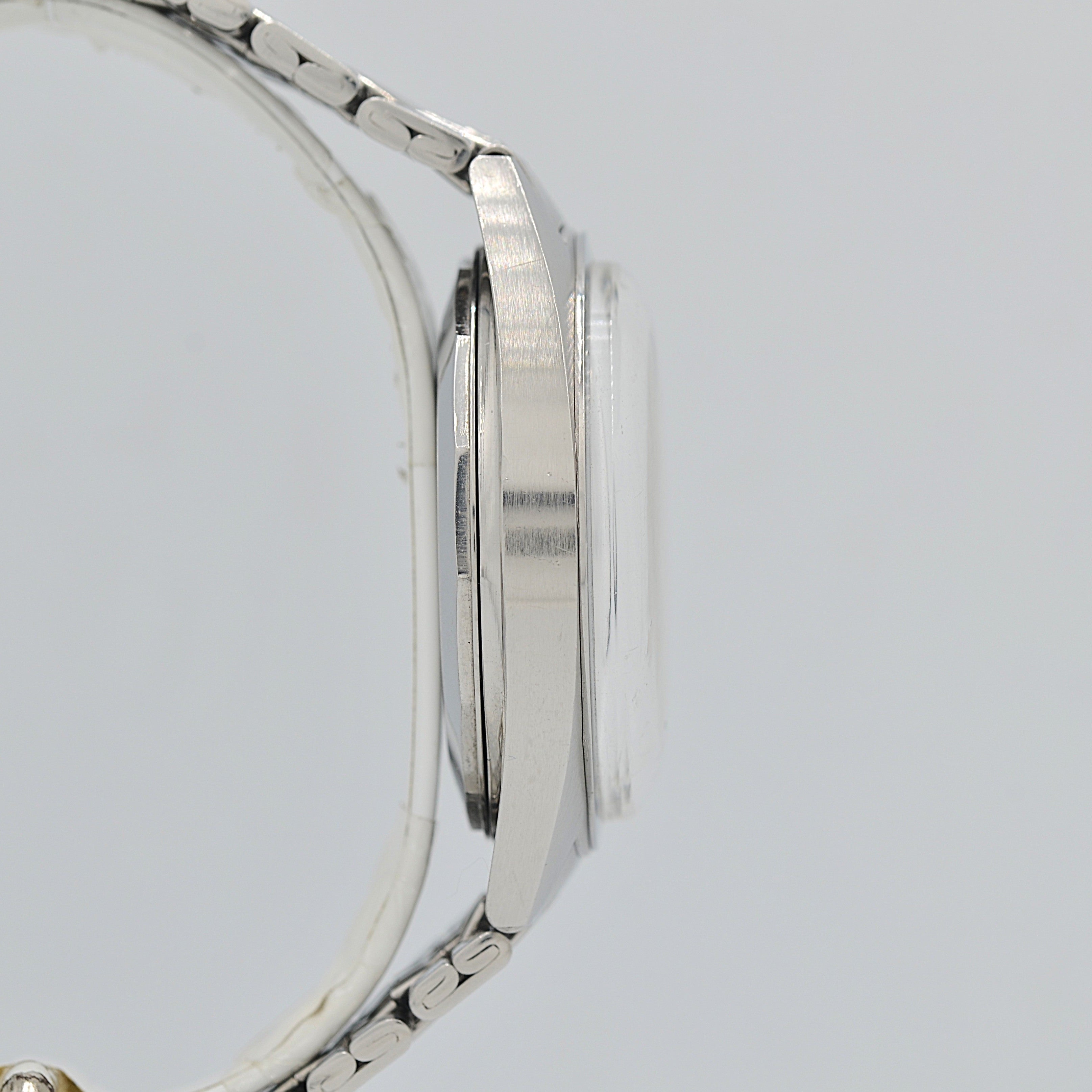 【IWC】アイダブリューシー ヨットクラブ R811AD Cal.8541B ゲイフレアー製純正ブレスレット付き 1968年製