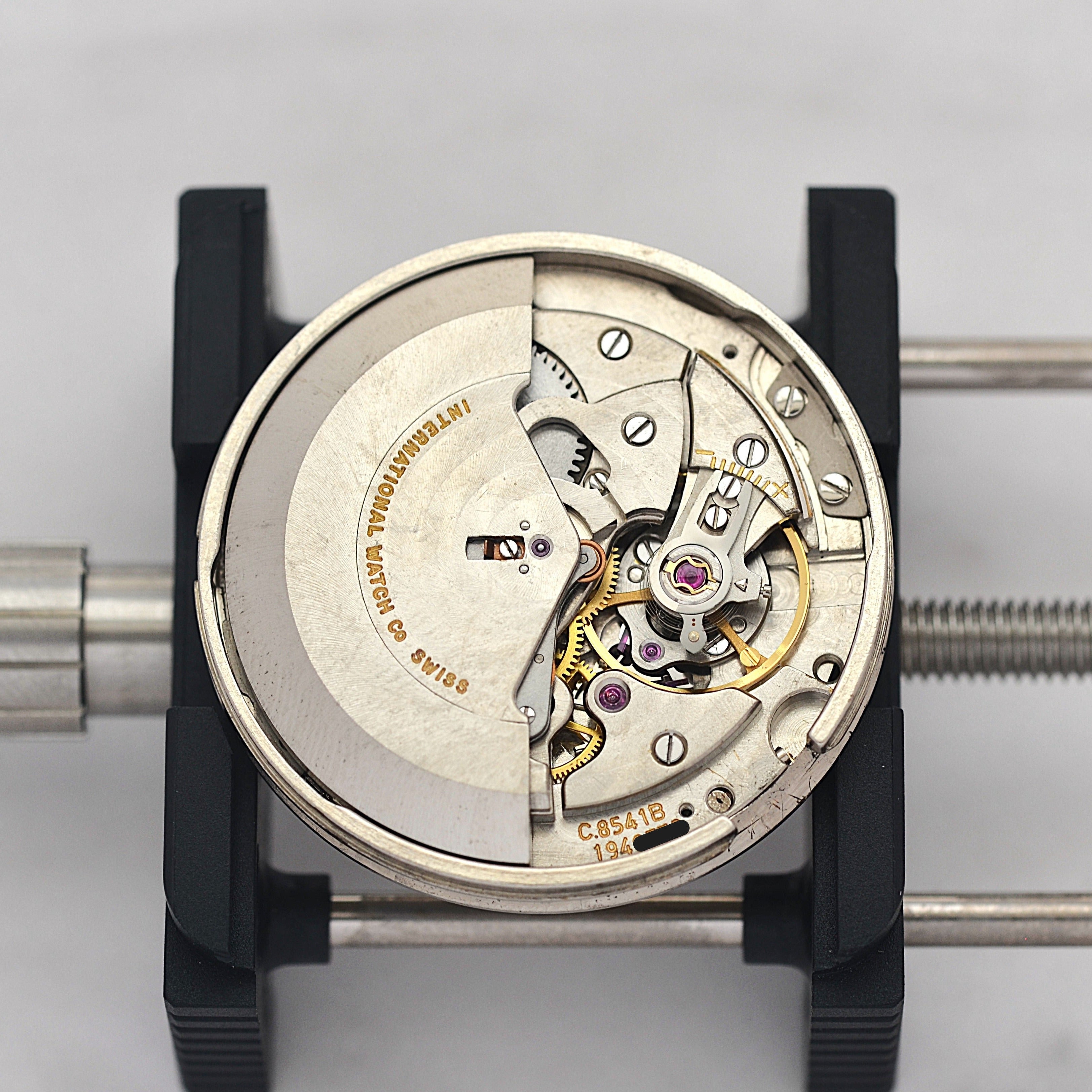 【IWC】アイダブリューシー ヨットクラブ R811AD Cal.8541B ゲイフレアー製純正ブレスレット付き 1968年製