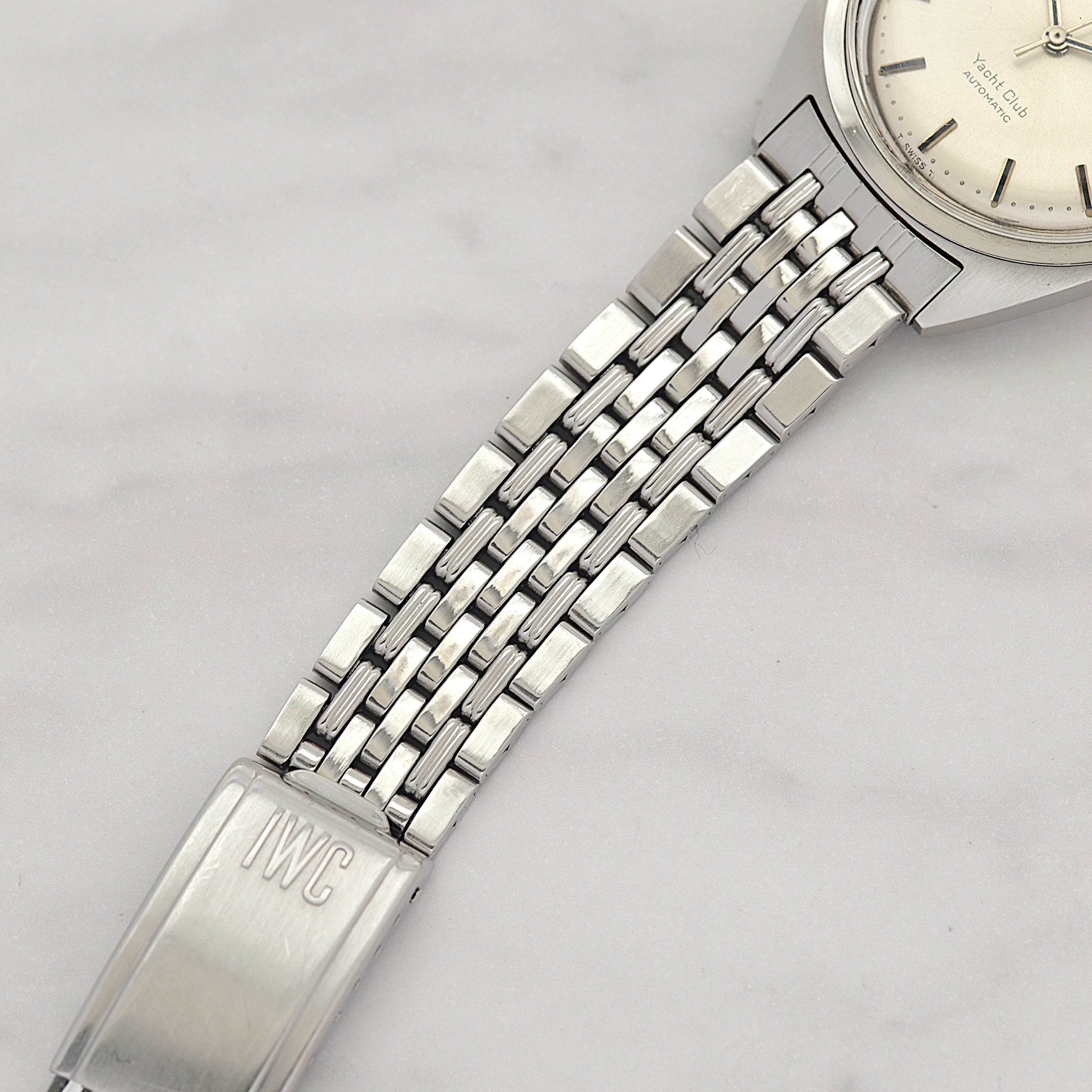 【IWC】アイダブリューシー ヨットクラブ R811AD Cal.8541B ゲイフレアー製純正ブレスレット付き 1968年製