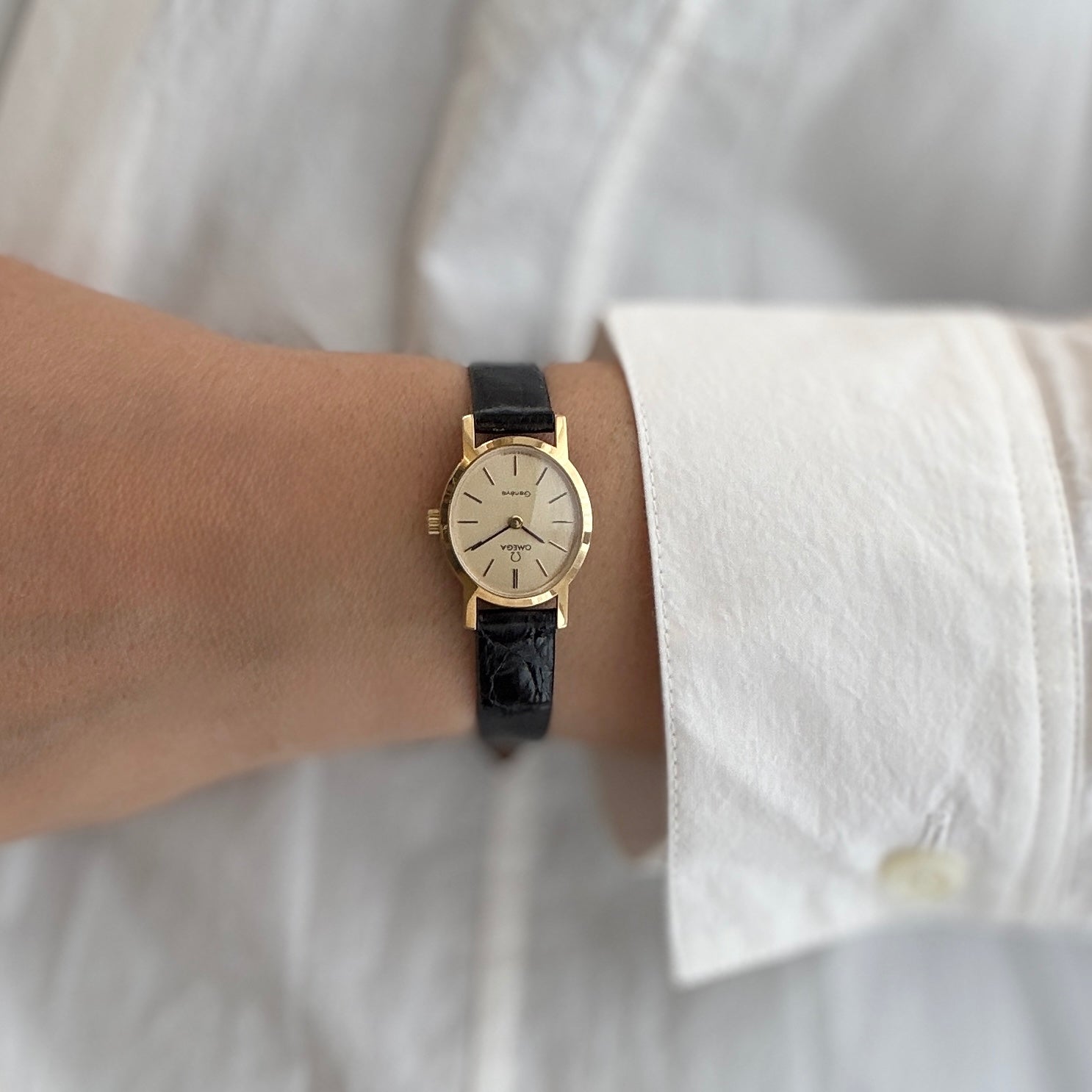 【OMEGA】オメガ ジュネーヴ GP ミニオーバル Gold 純正尾錠付き デッドストック