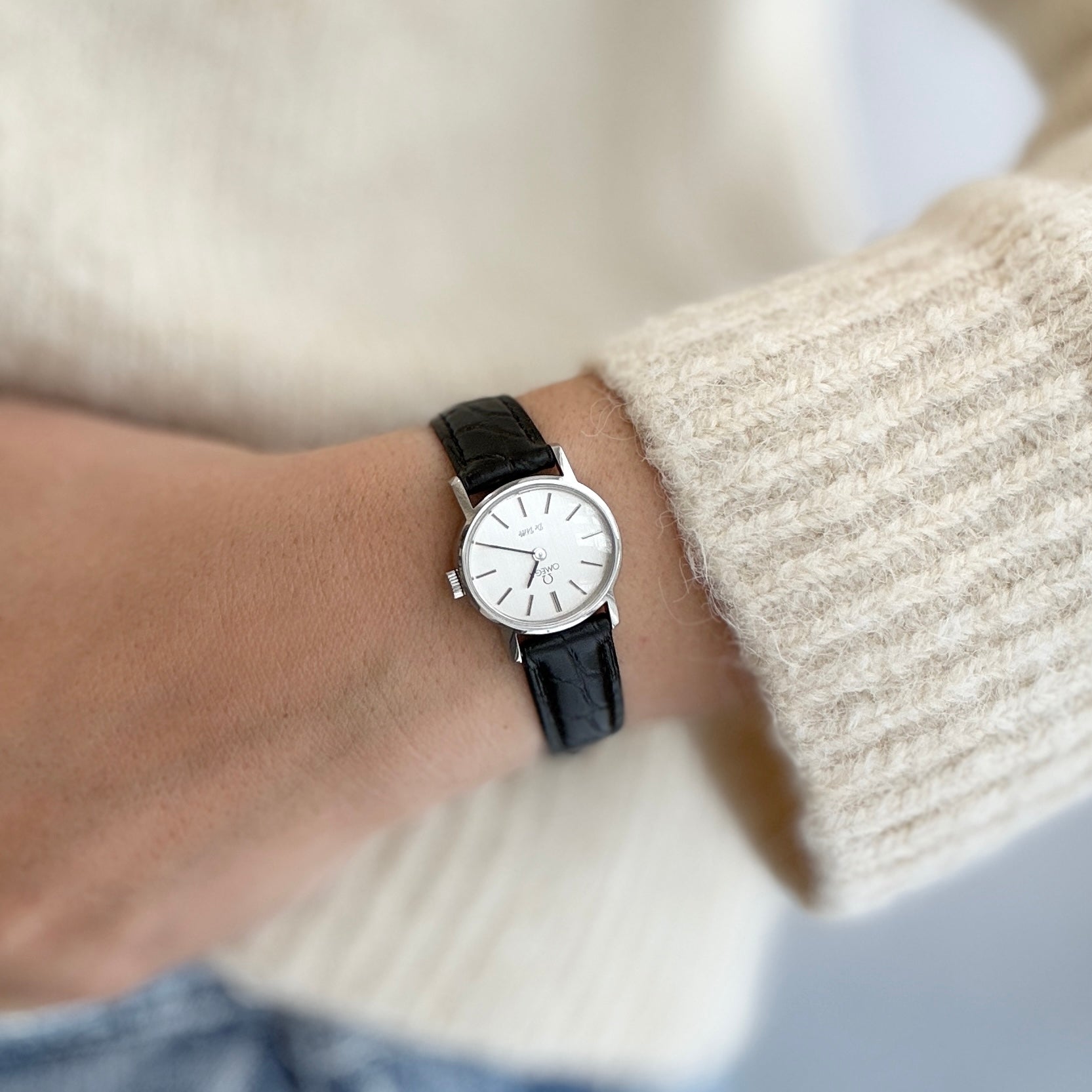 [Omega] 歐米茄碟飛系列不鏽鋼橢圓形銀色腕錶，全新庫存，所有配件齊全