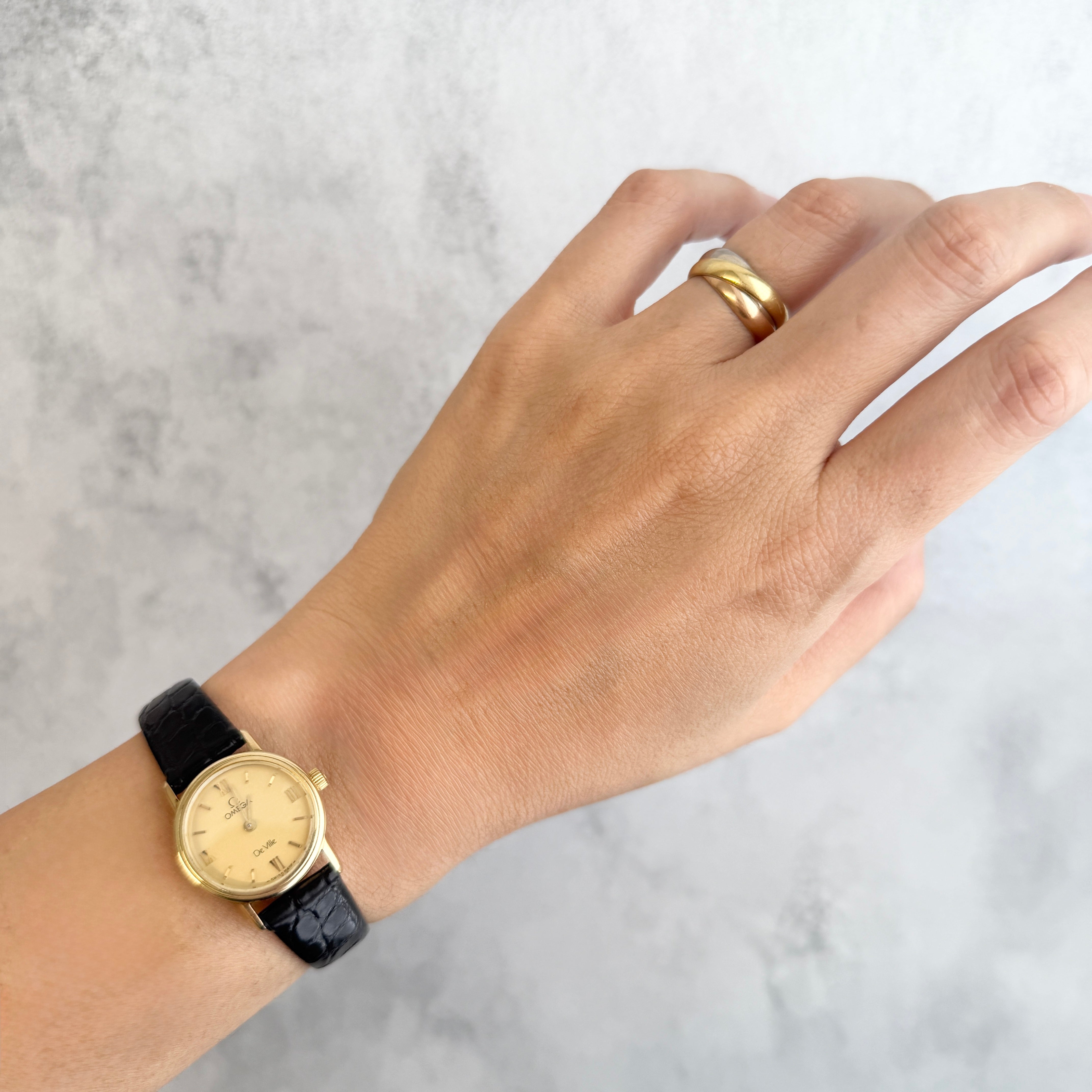 【OMEGA】Omega De Ville GP Round Gold Upright Roman with Original Buckle