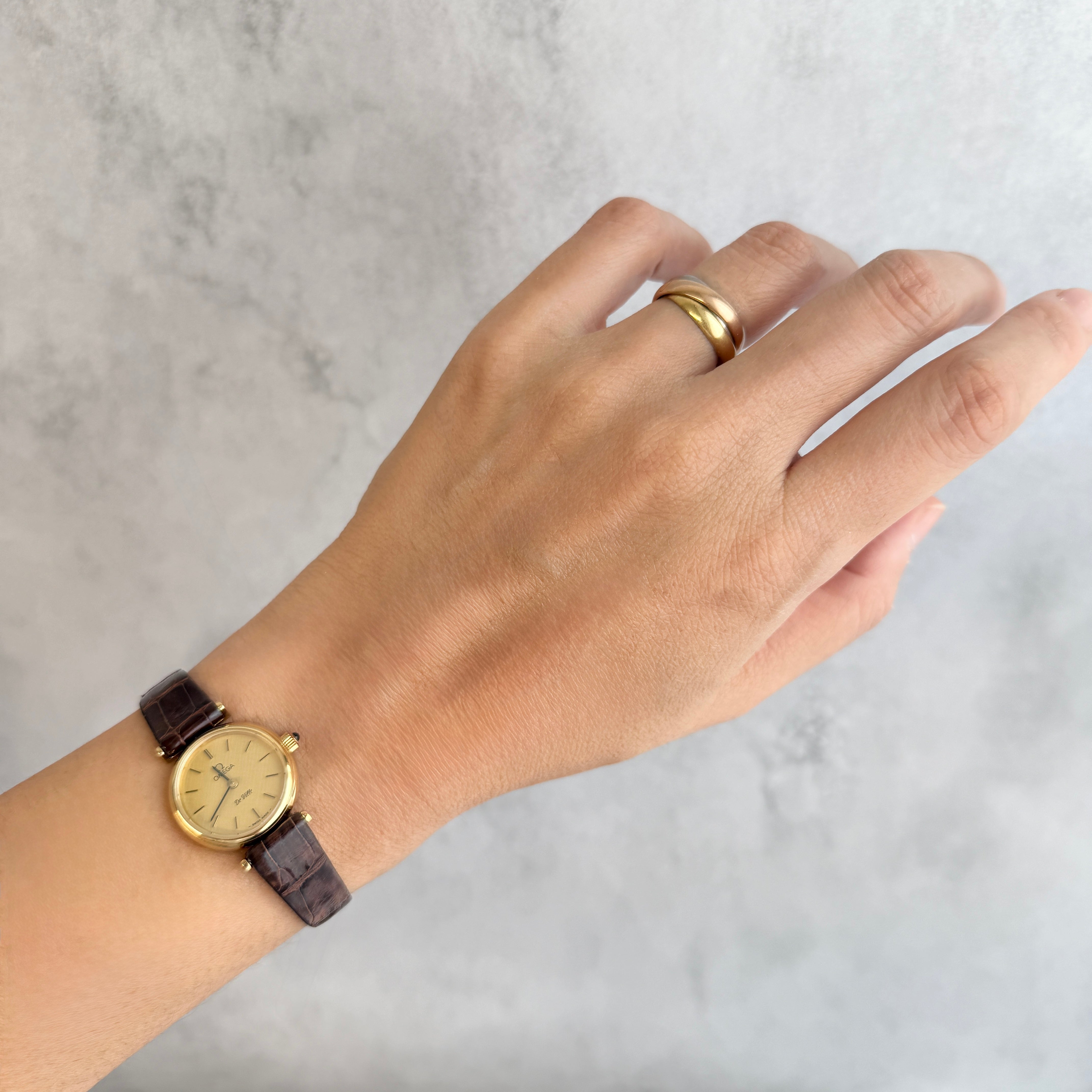 【OMEGA】オメガ デヴィル GP ミニラウンド変わりケース Goldバーク デッドストック 純正尾錠付き