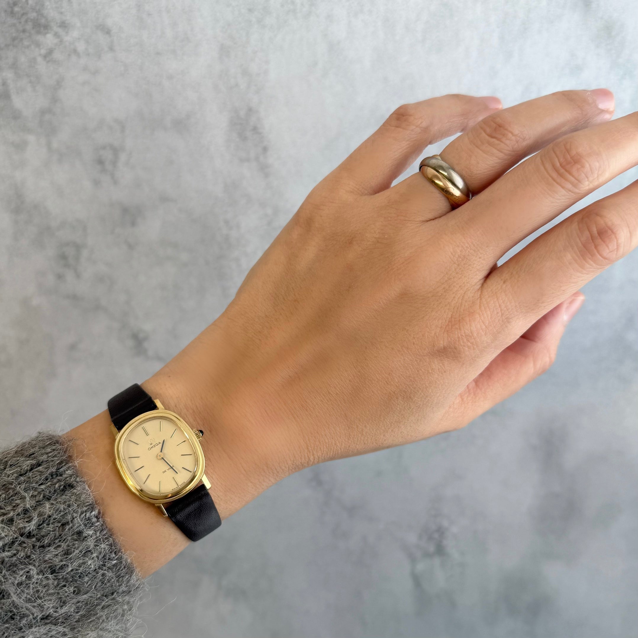 [Omega] 歐米茄碟飛系列GP橢圓形錶殼黃金全新庫存表，附原廠錶扣