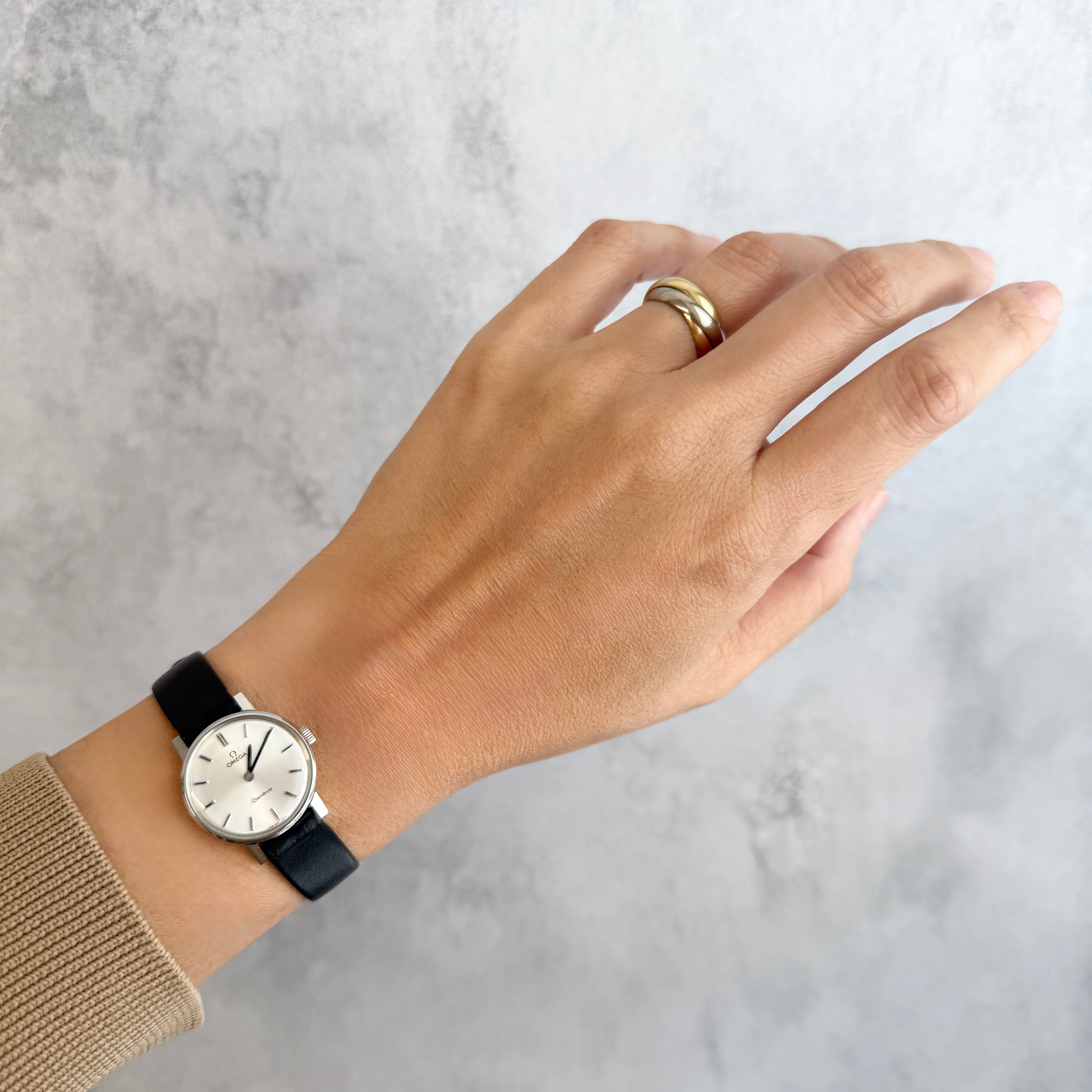 【OMEGA】オメガ ジュネーヴ SS ラウンド Silver デッドストック 純正尾錠付き