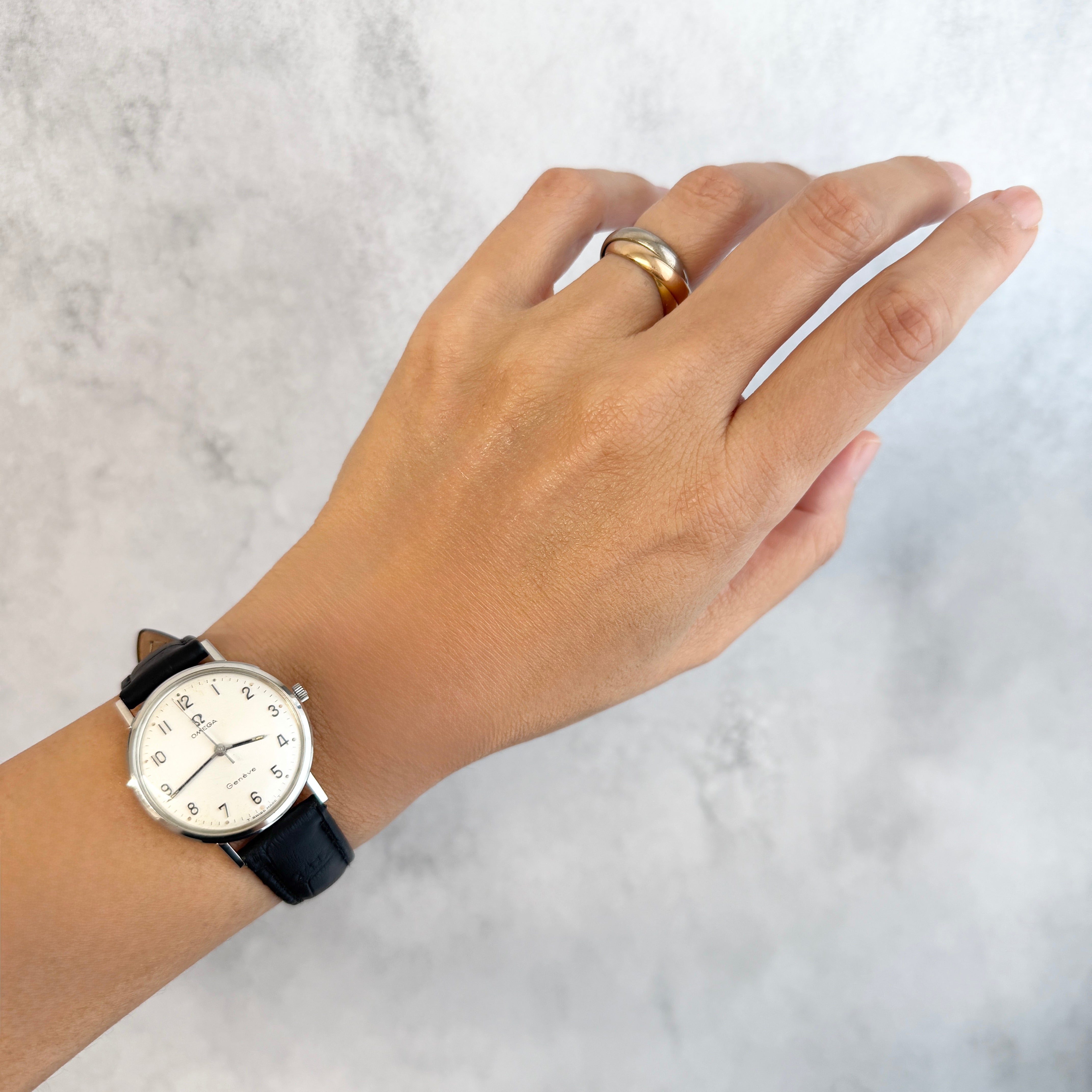 【OMEGA】オメガ ジュネーヴ SS ボーイズサイズ 全数字アップライトアラビアインデックス 純正尾錠付き
