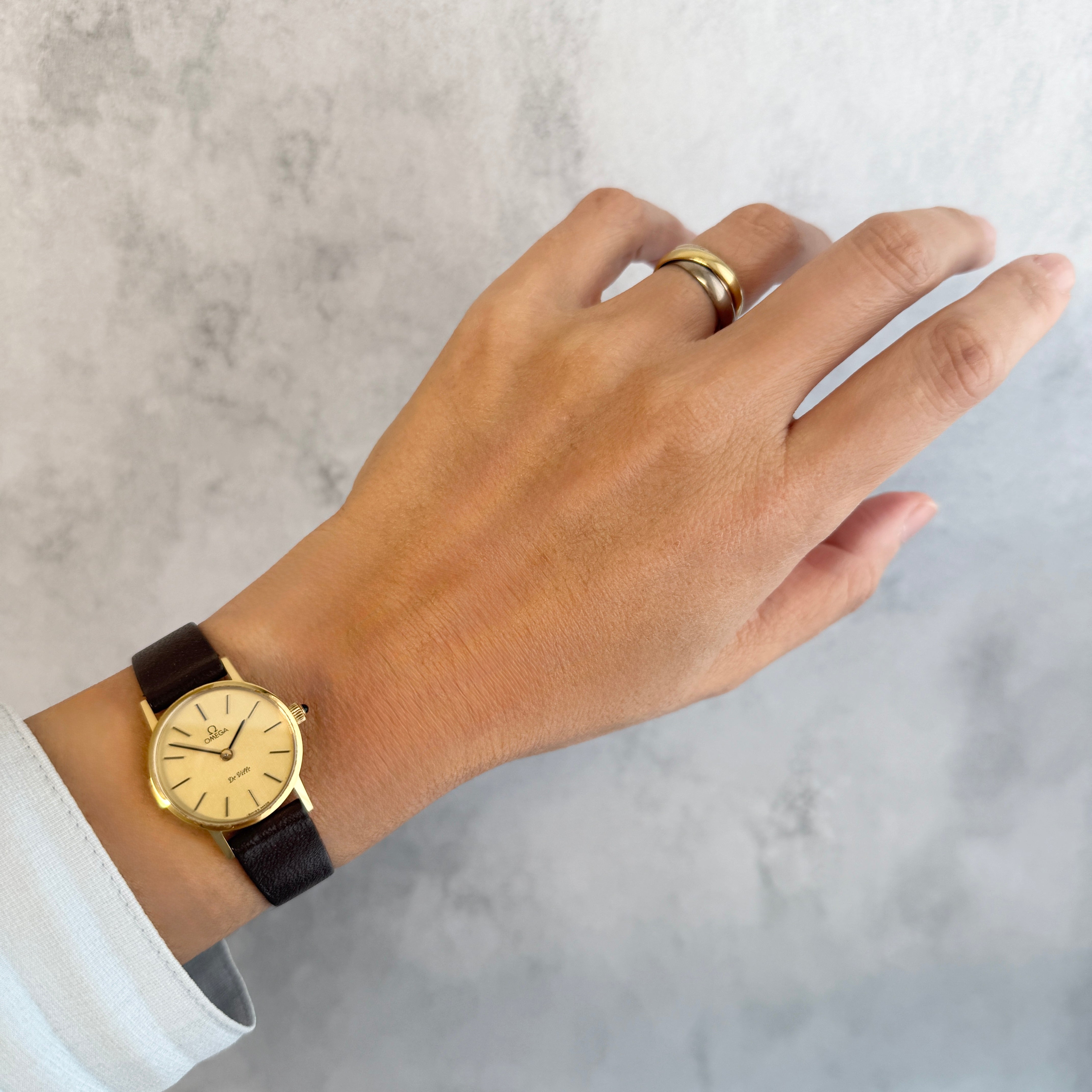 【OMEGA】オメガ デヴィル GP ラウンド Gold デッドストック 純正尾錠付き