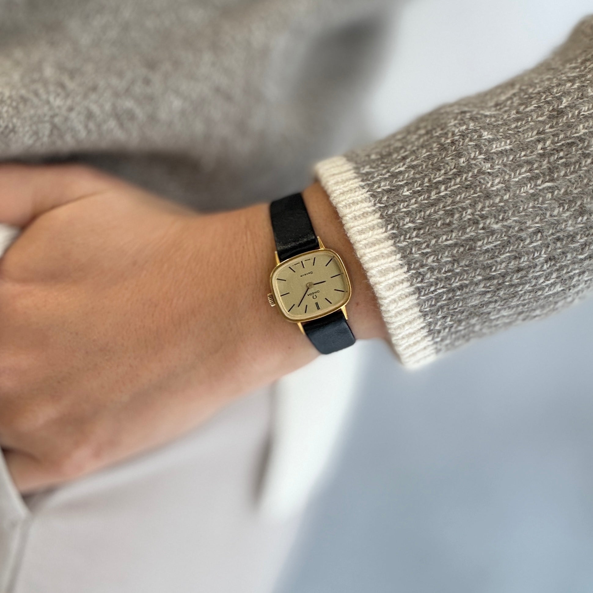 【OMEGA】オメガ デヴィル GP テレビスクリーンケース Gold デッドストック 純正尾錠付き