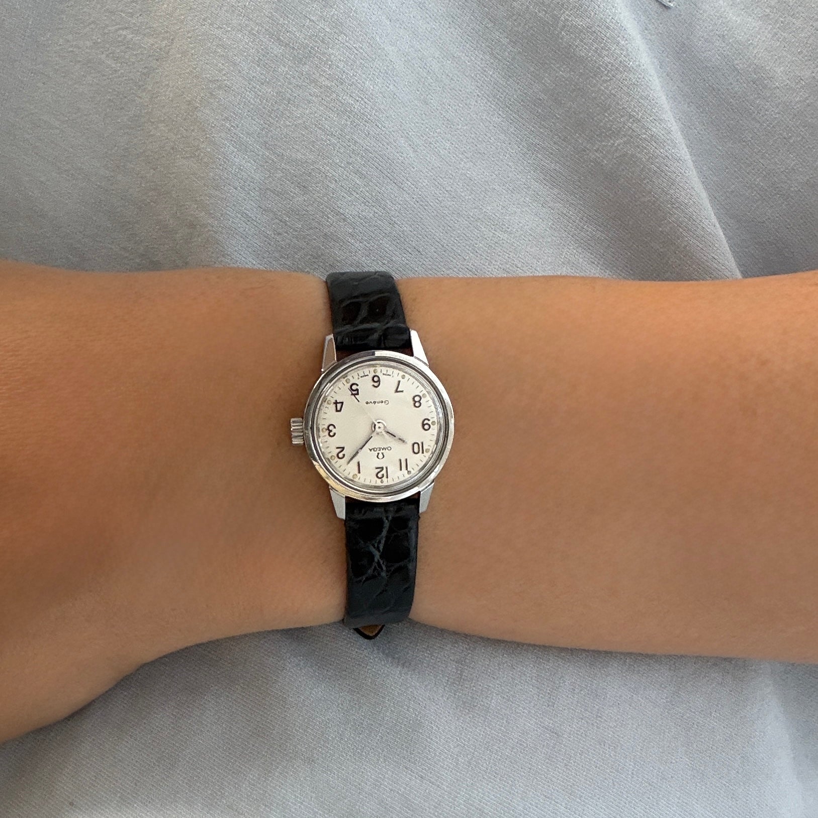 [OMEGA] Omega Geneva Stainless Steel Round Silver Upright Arabic with Genuine Buckle