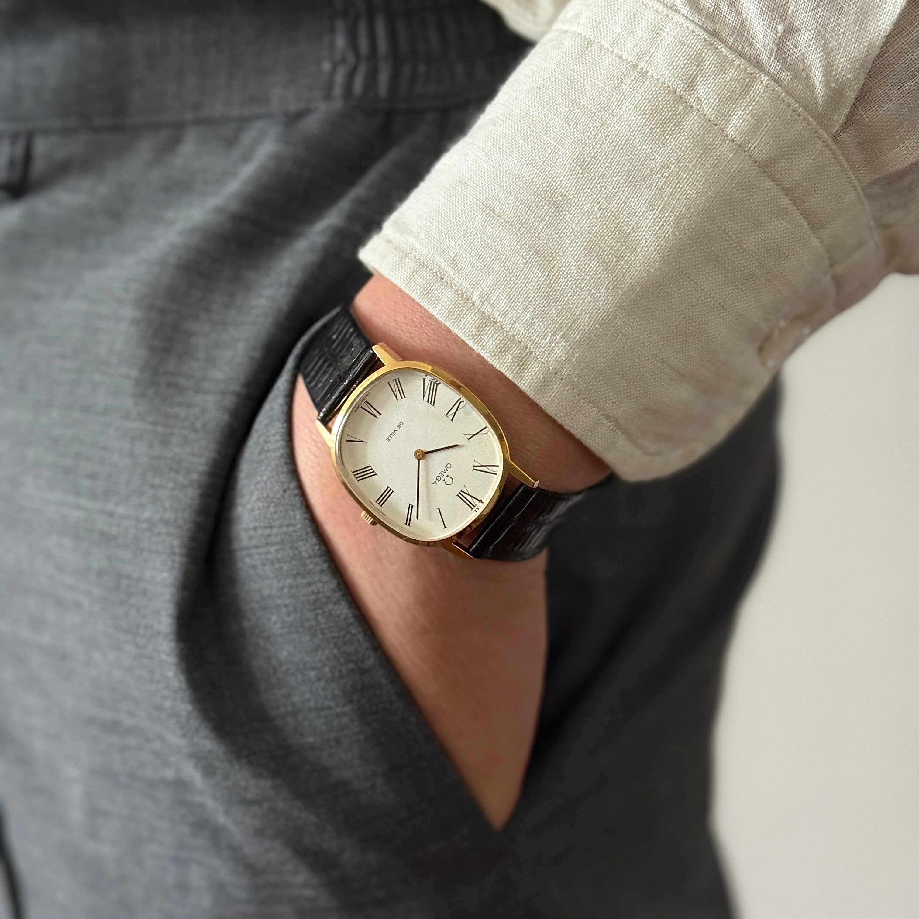 【OMEGA】Omega De Ville GP Oval Silver Roman with original buckle
