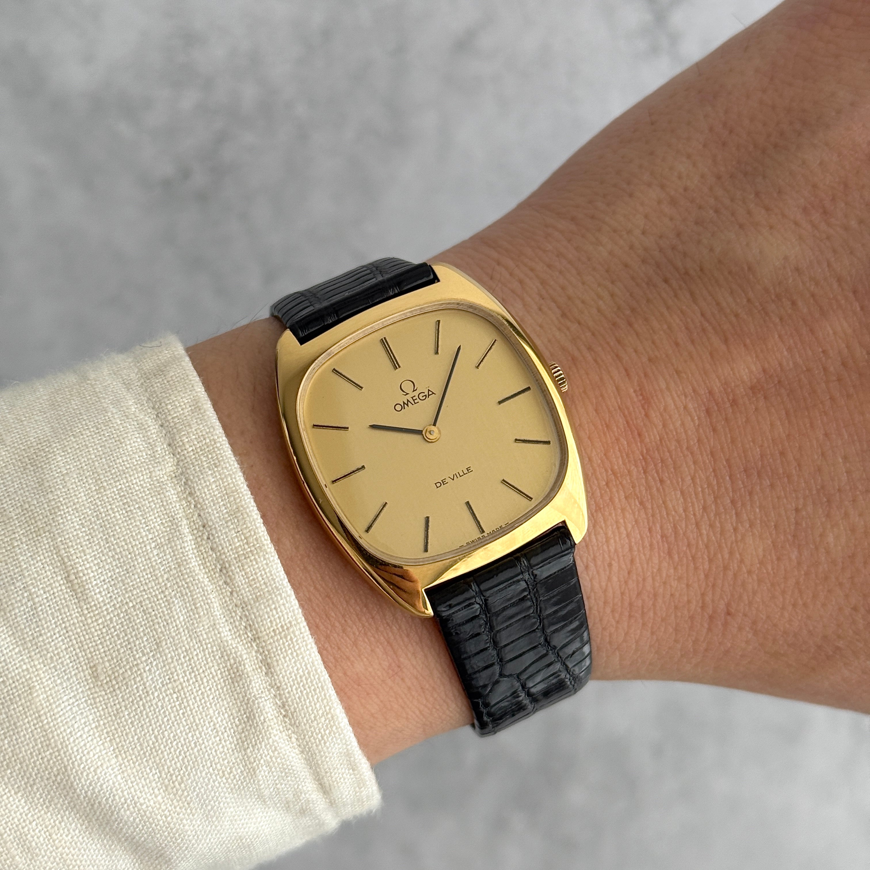 【OMEGA】オメガ デヴィル GP テレビスクリーンケース Gold 純正尾錠付き デッドストック