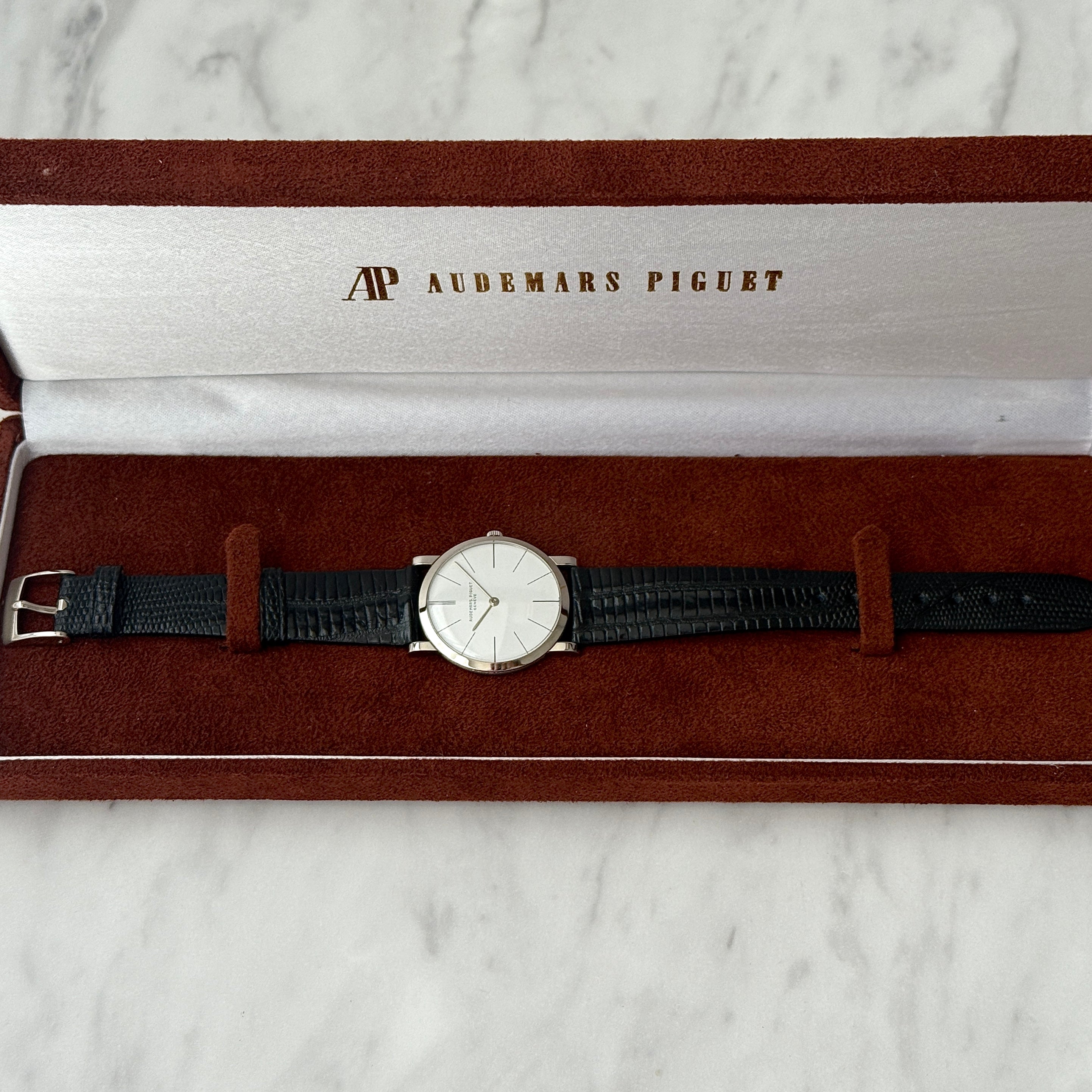 【AUDEMARS PIGUET】オーデマピゲ ラウンドモデル 18KWG 純正18KWGバックル 純正ボックス付き