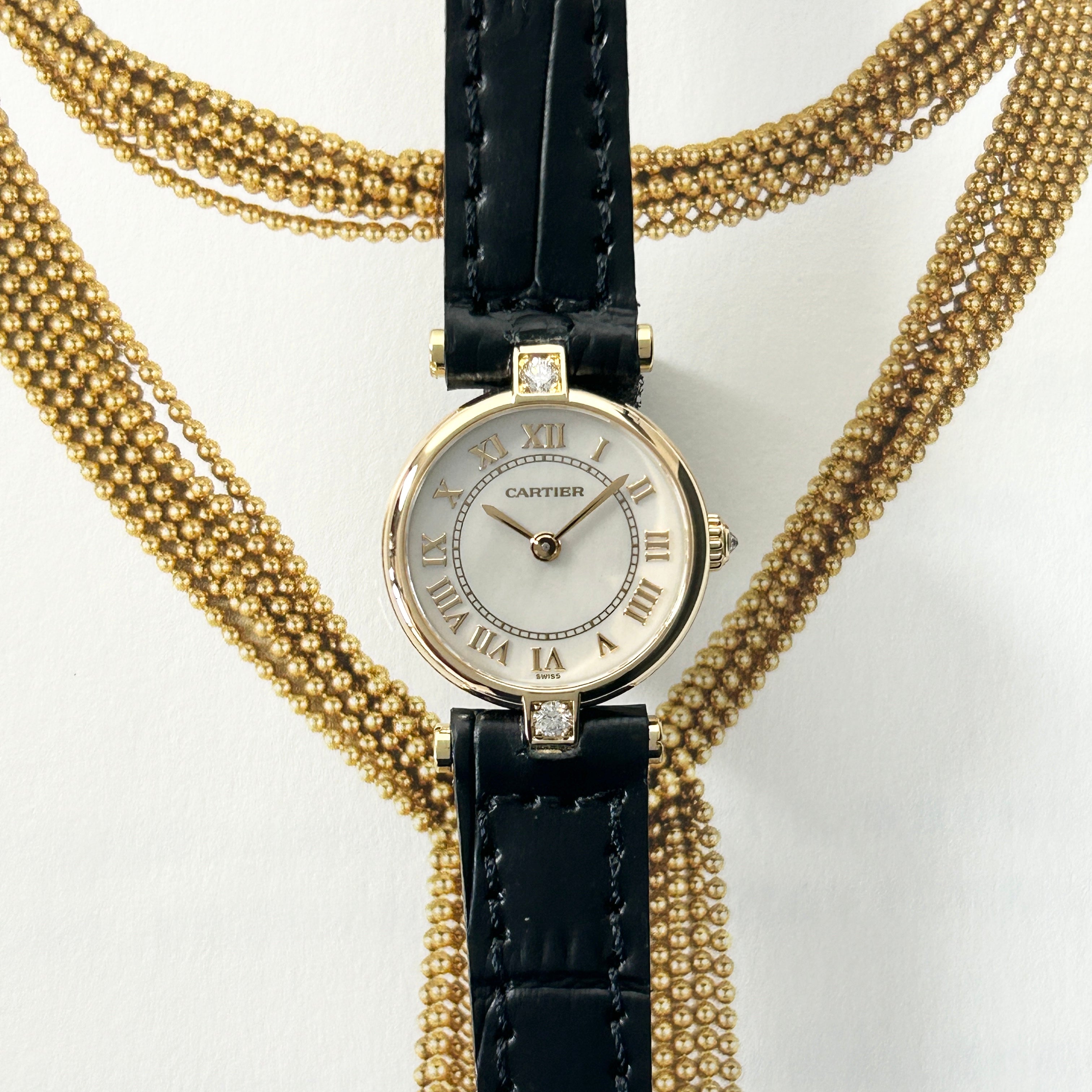 [Cartier] Cartier<br> Mini Vendome 18KYG 3PDiamonds MOPdial<br> Comes with genuine 18k gold D-buckle