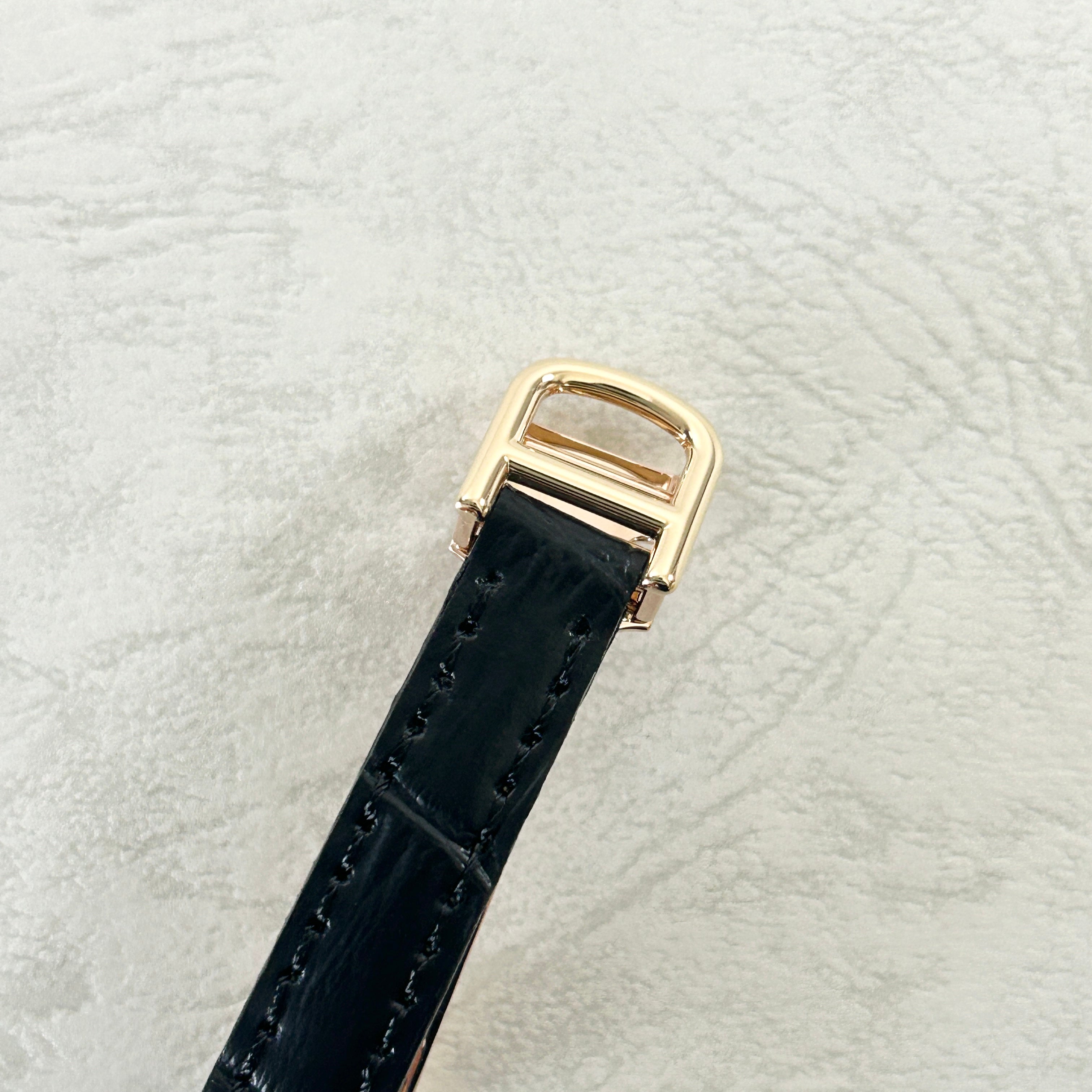 [Cartier] Cartier<br> Mini Vendome 18KYG 3PDiamonds MOPdial<br> Comes with genuine 18k gold D-buckle