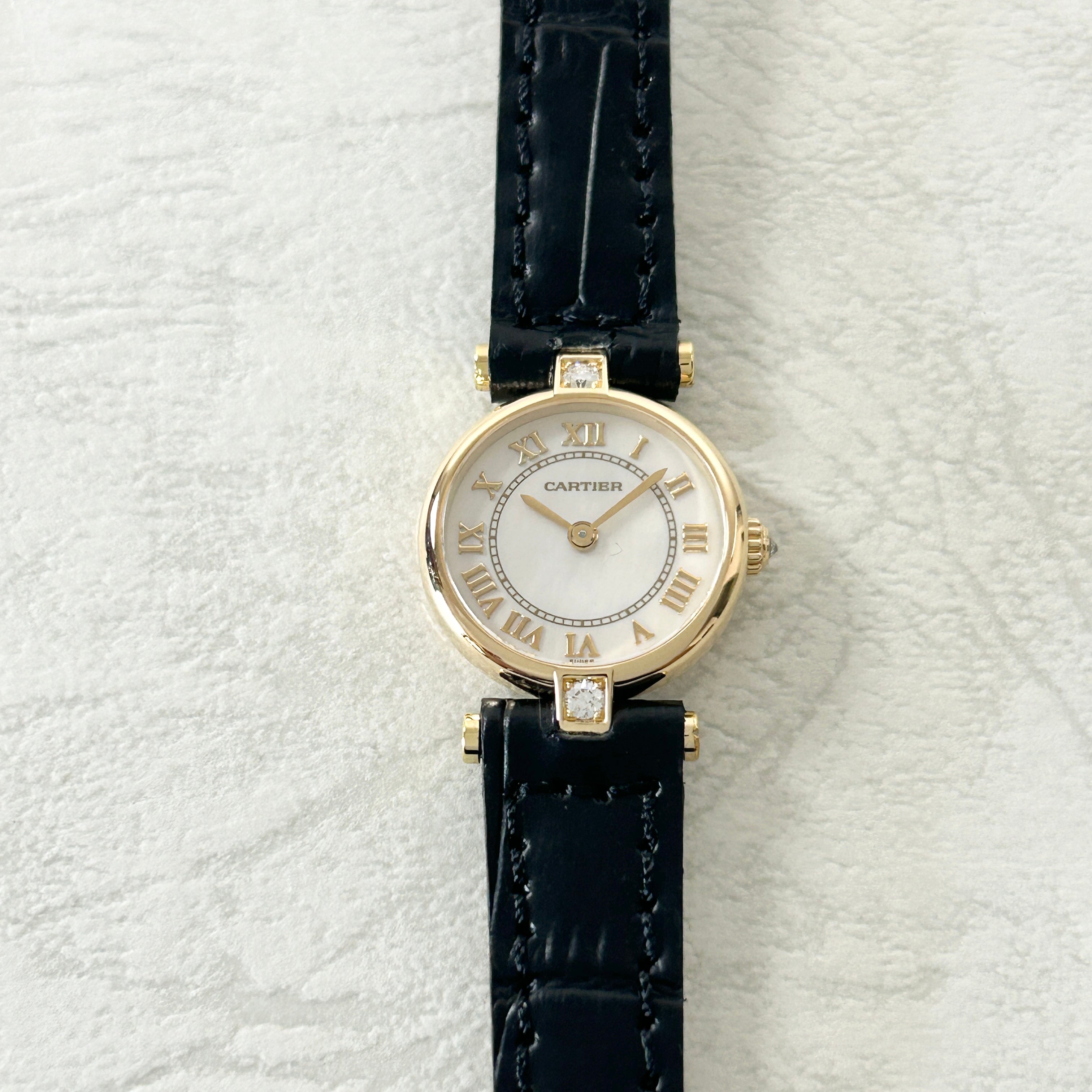 [Cartier] Cartier<br> Mini Vendome 18KYG 3PDiamonds MOPdial<br> Comes with genuine 18k gold D-buckle