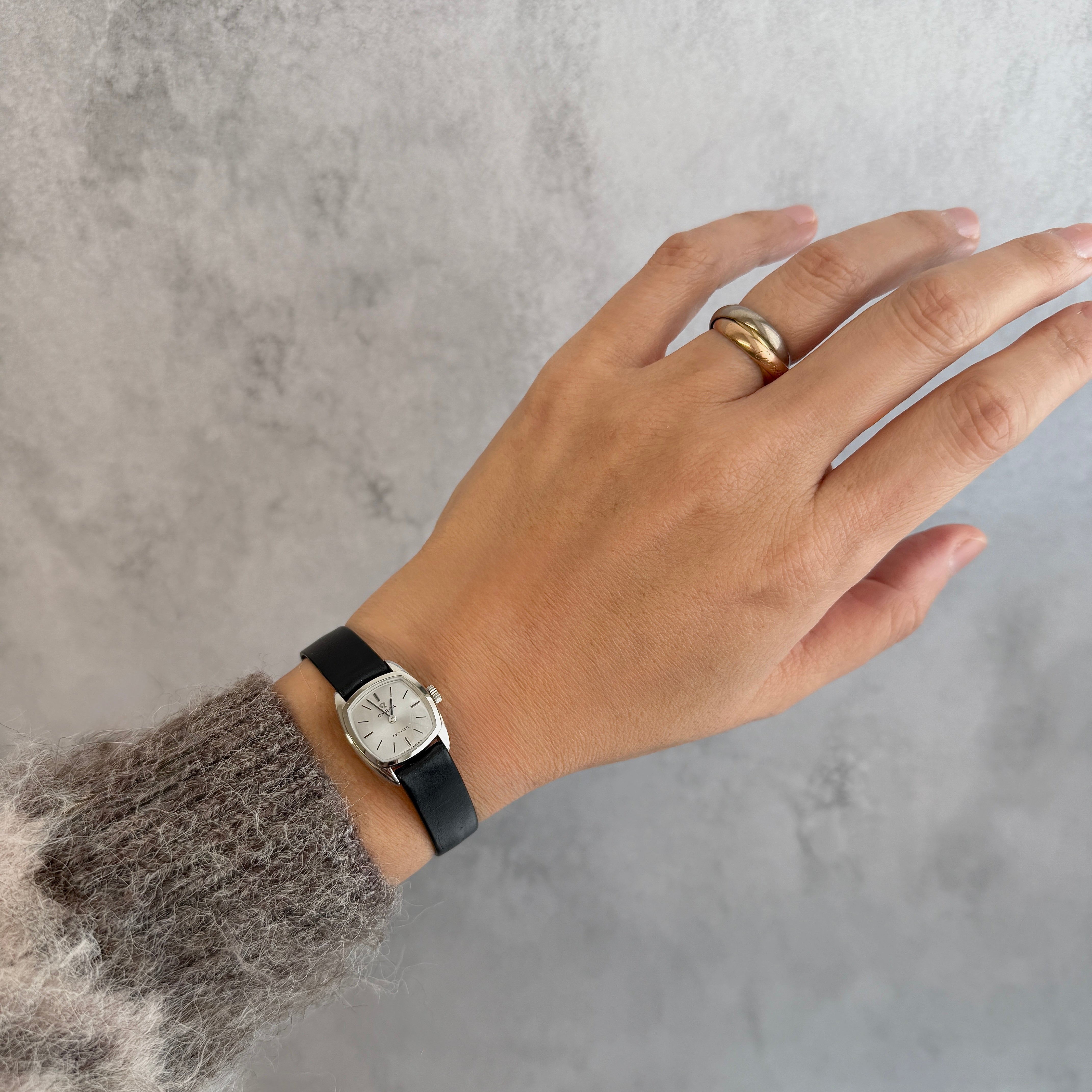 [Omega] 歐米茄碟飛系列不鏽鋼方形銀色腕錶，全新庫存，配件齊全