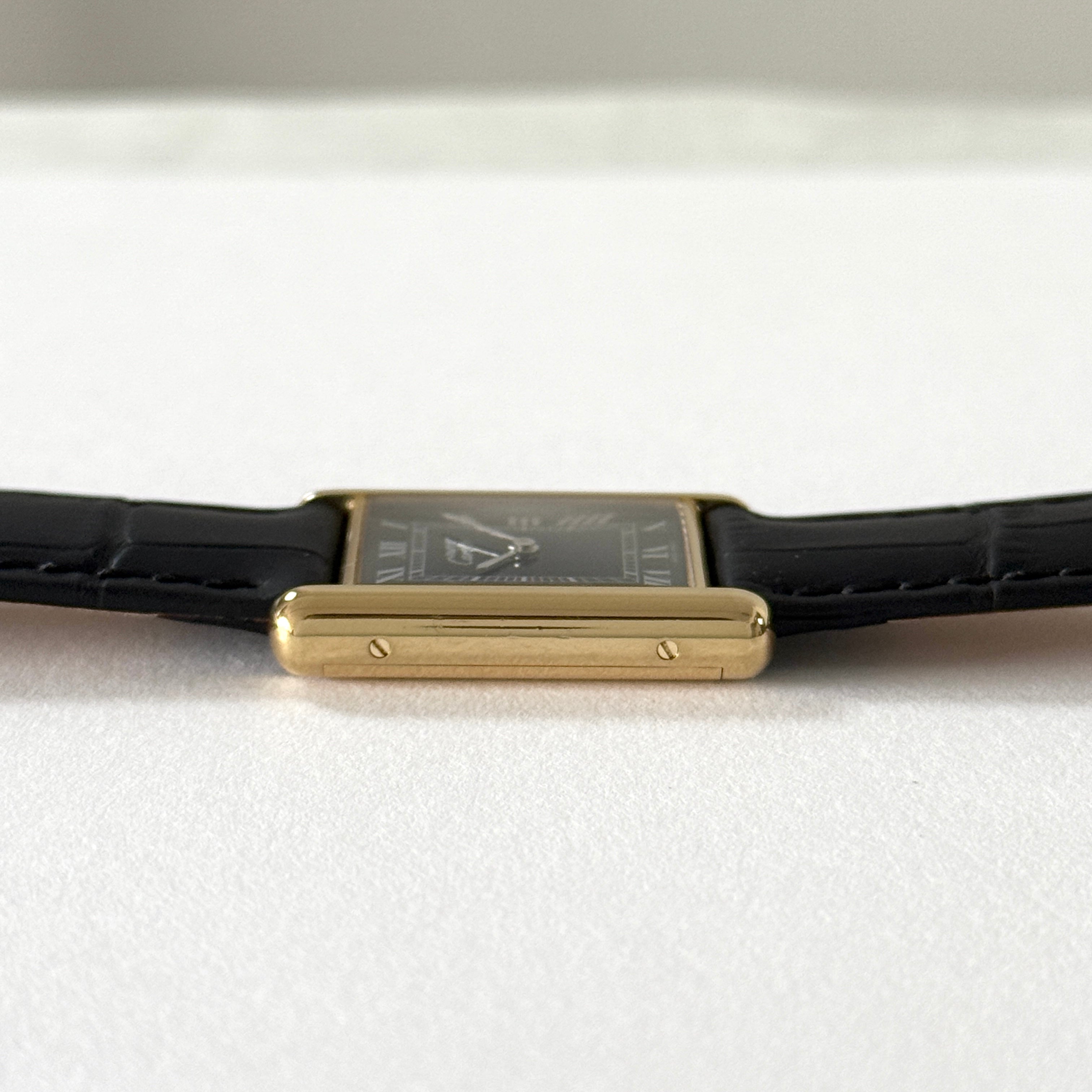 【Cartier】カルティエ マストタンクLM手巻きブラックローマ 永久保証書付き