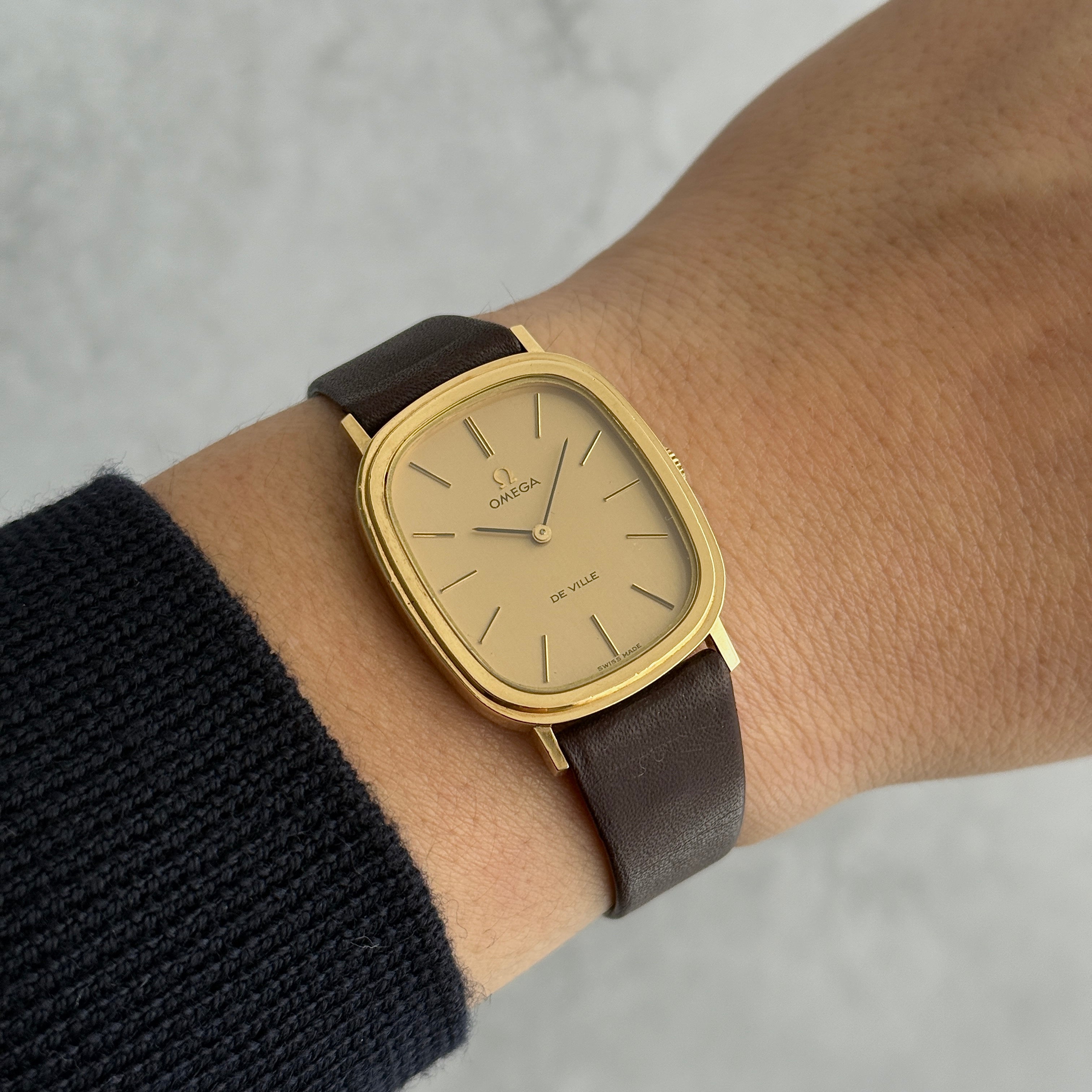 [Omega] 歐米茄碟飛系列GP橢圓形錶殼金色全新庫存