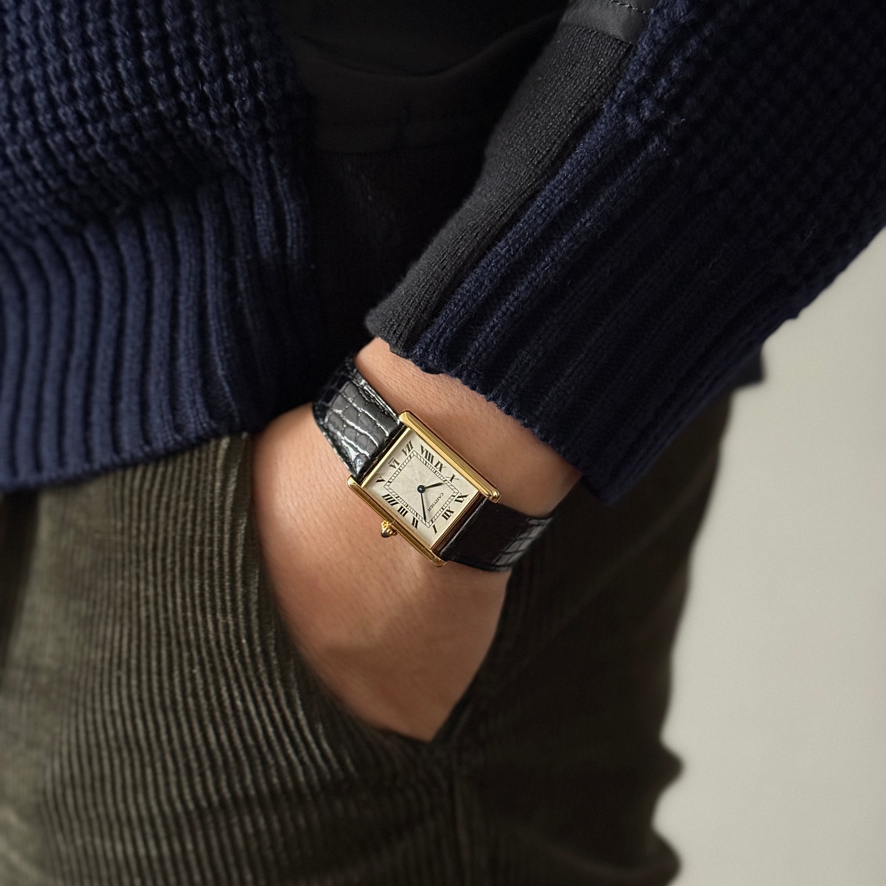 【Cartier】カルティエ タンクルイカルティエLM 18KYG エクストラフラット カルティエコンプリートサービス済み 純正18金製Dバックル、国際保証書付き