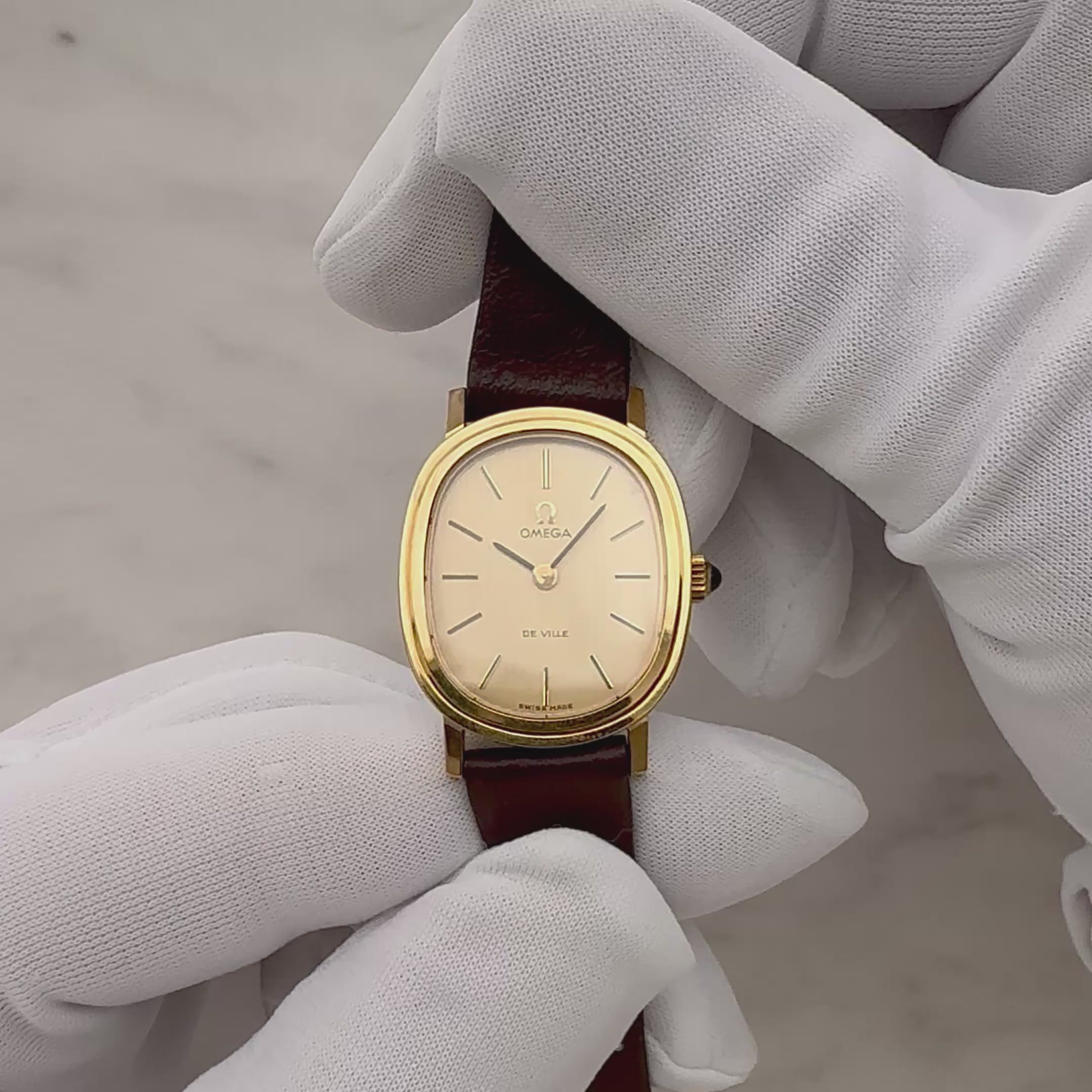 [Omega] 歐米茄碟飛系列GP橢圓形錶殼黃金全新庫存表，附原廠錶扣