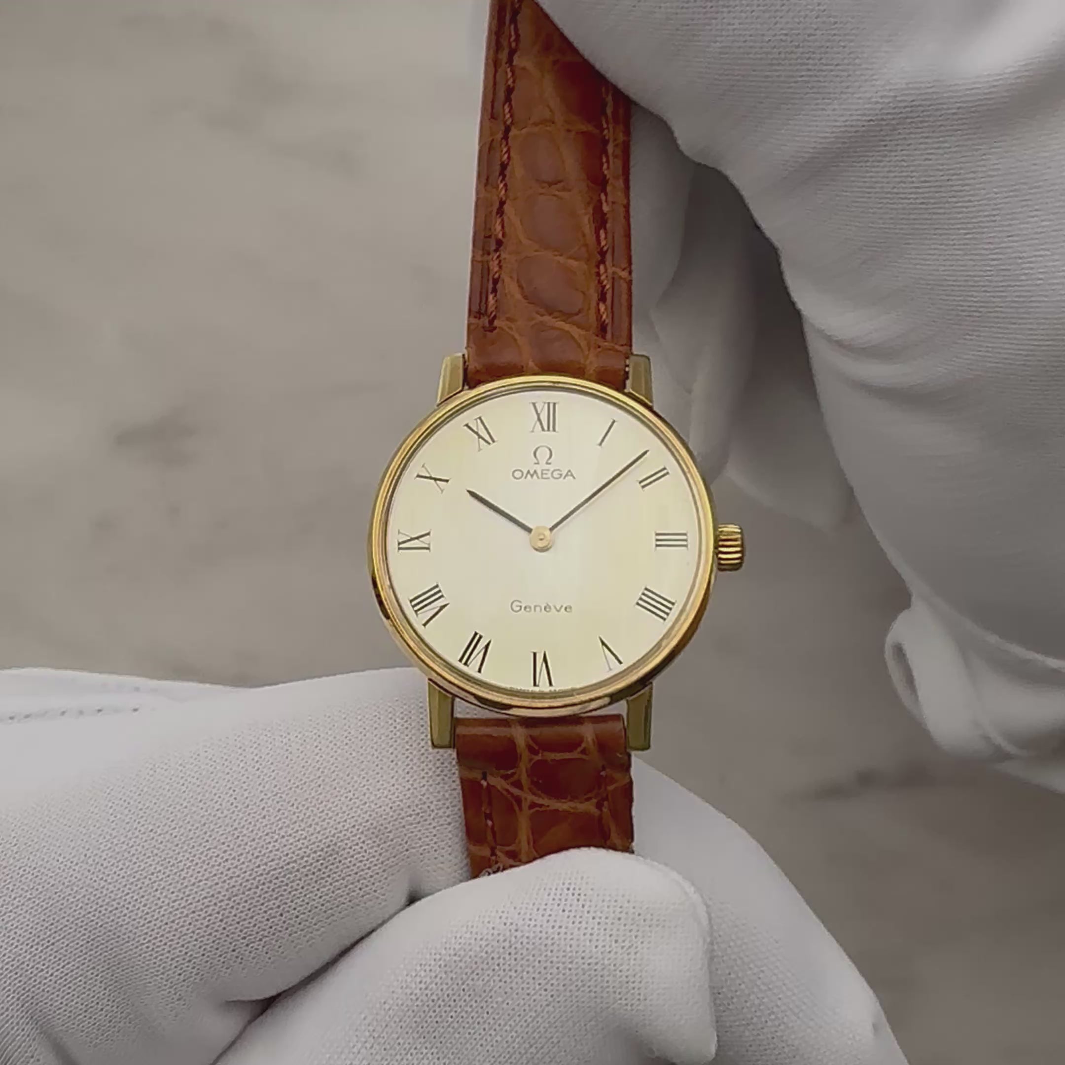 【OMEGA】オメガ ジュネーヴ GP ラウンド Silver Roman 純正尾錠付き