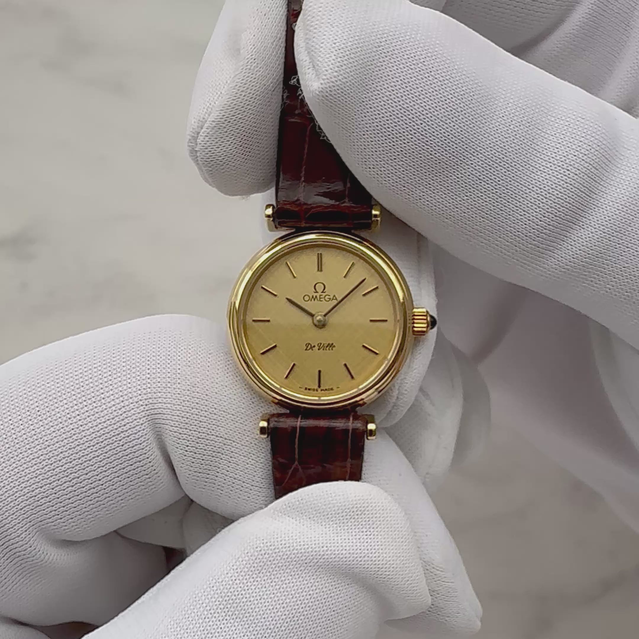 【OMEGA】オメガ デヴィル GP ミニラウンド変わりケース Goldバーク デッドストック 純正尾錠付き