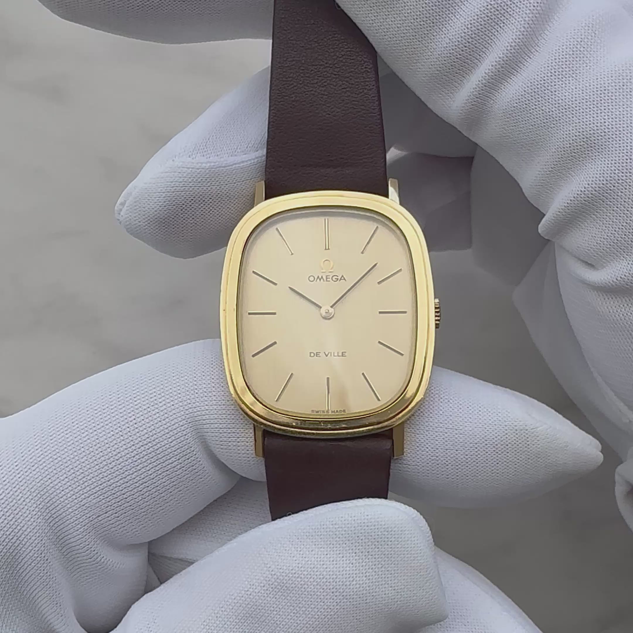 [Omega] 歐米茄碟飛系列GP橢圓形錶殼金色全新庫存